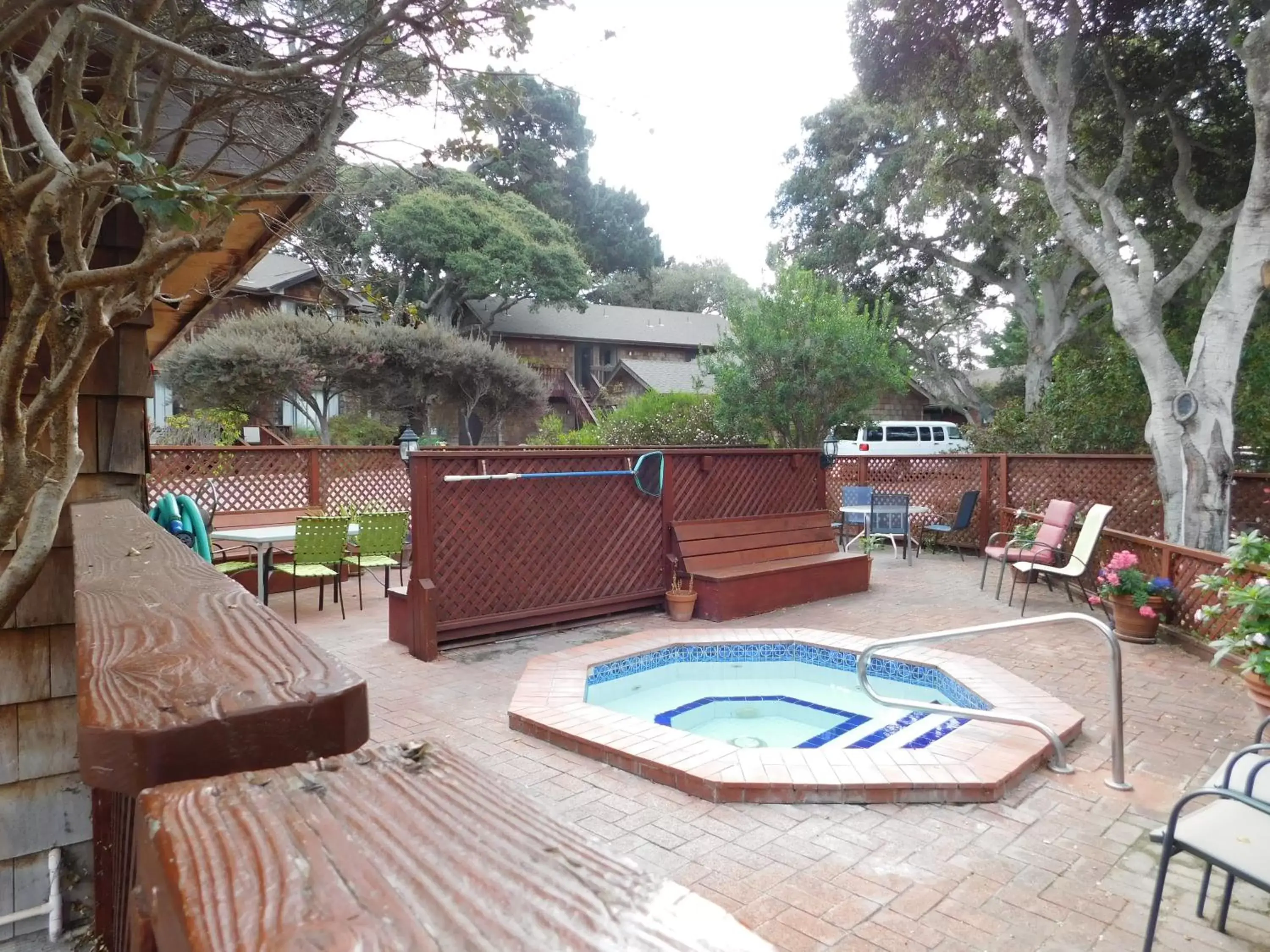 Swimming Pool in Pacific Gardens Inn