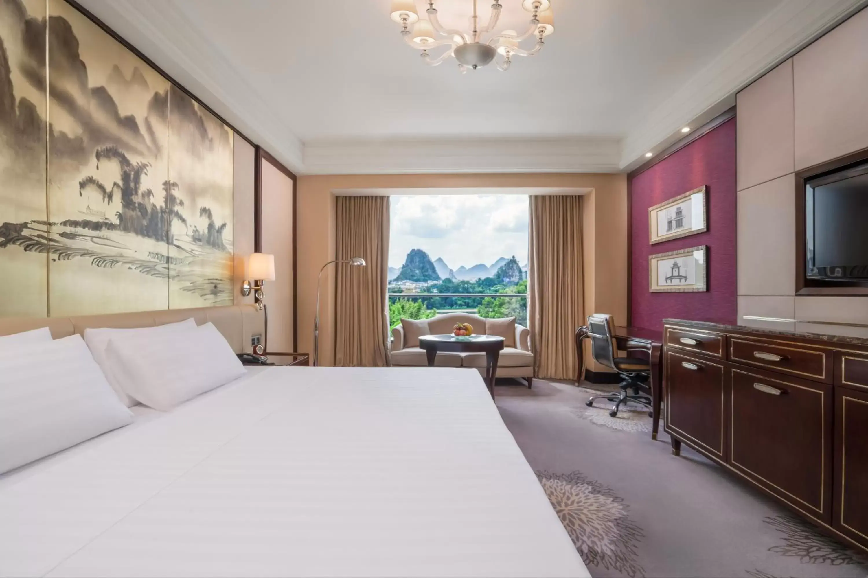 Photo of the whole room in Shangri-La Guilin