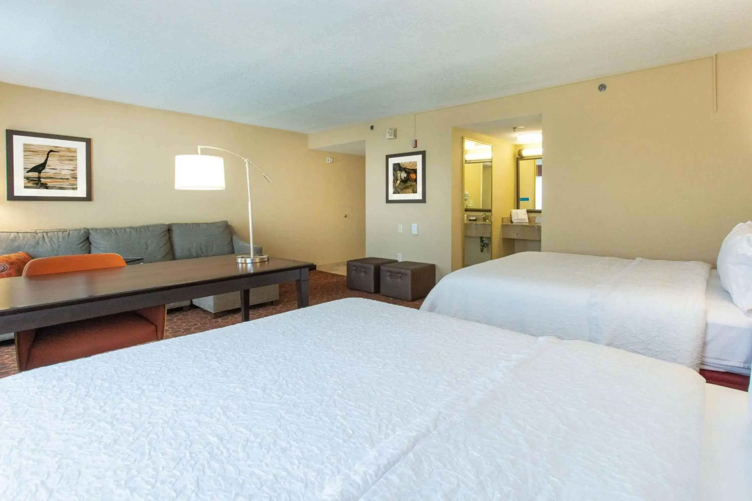 Bedroom, Bed in Hampton Inn & Suites Jacksonville-Airport