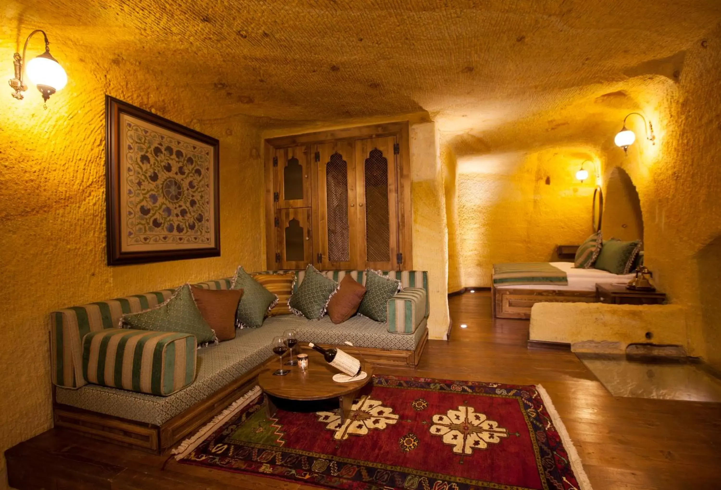 Bed, Lounge/Bar in Kayakapi Premium Caves Cappadocia