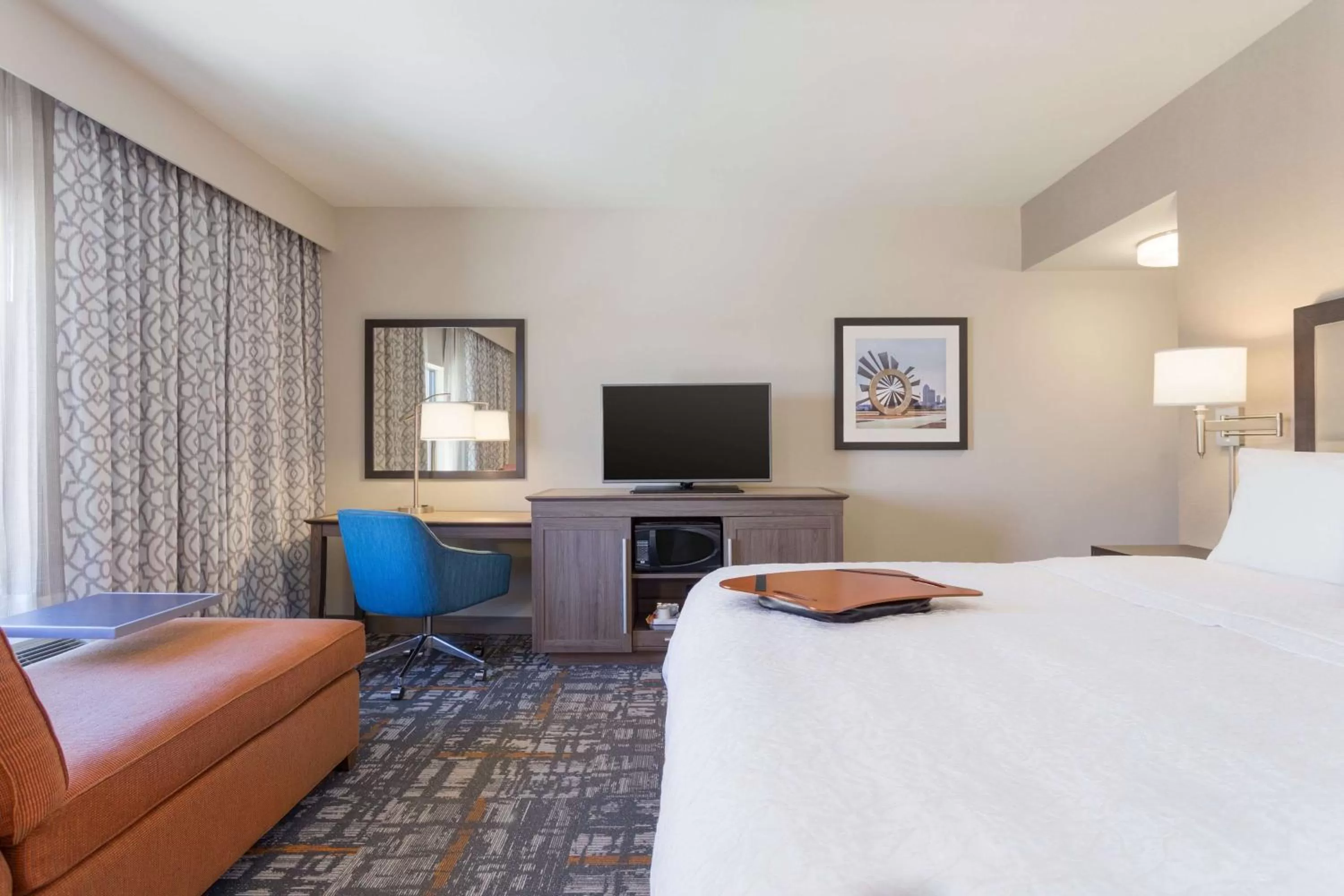 Bedroom, Bed in Hampton Inn & Suites West Des Moines Mill Civic