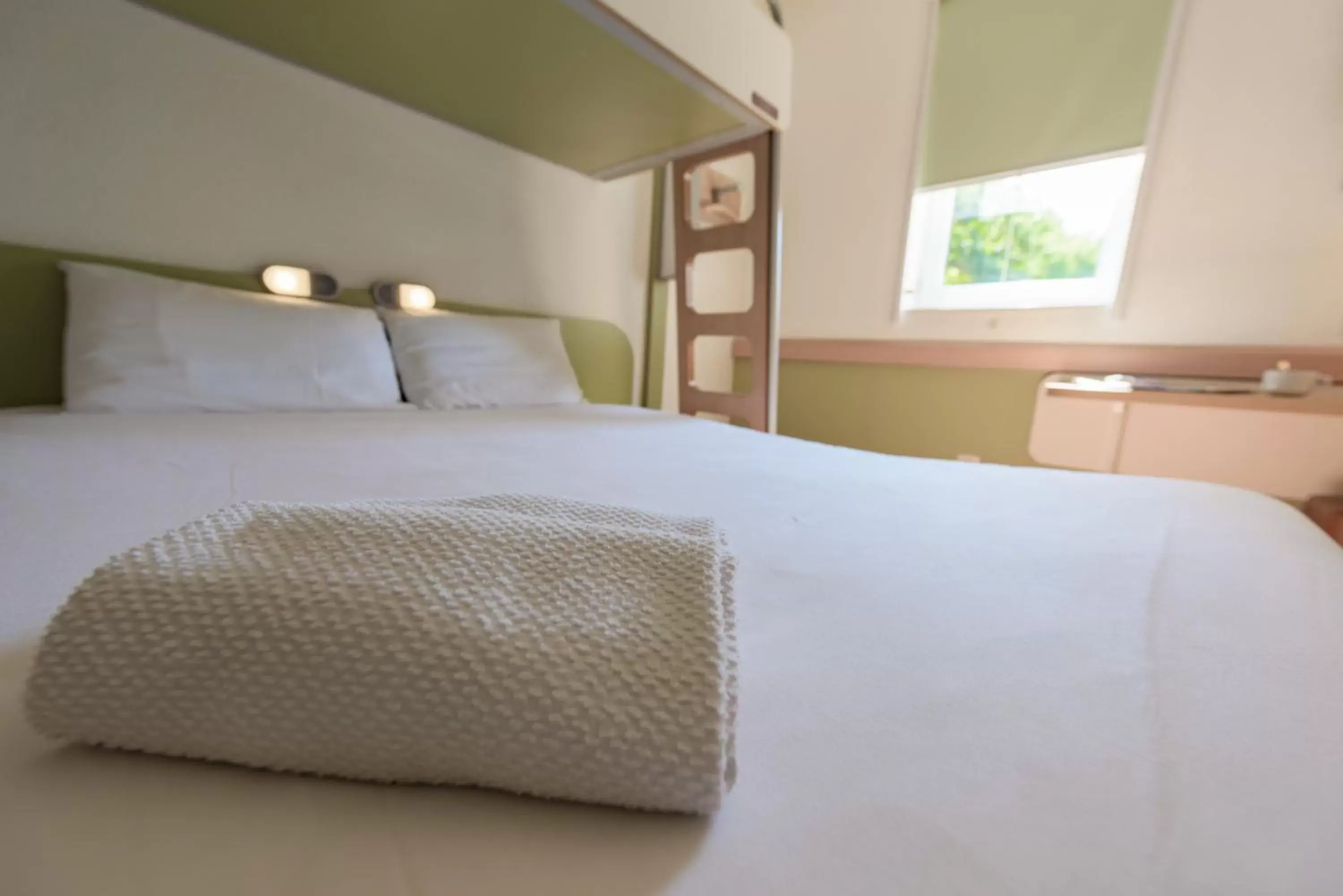 Bedroom, Bed in Ibis Budget Avignon Nord
