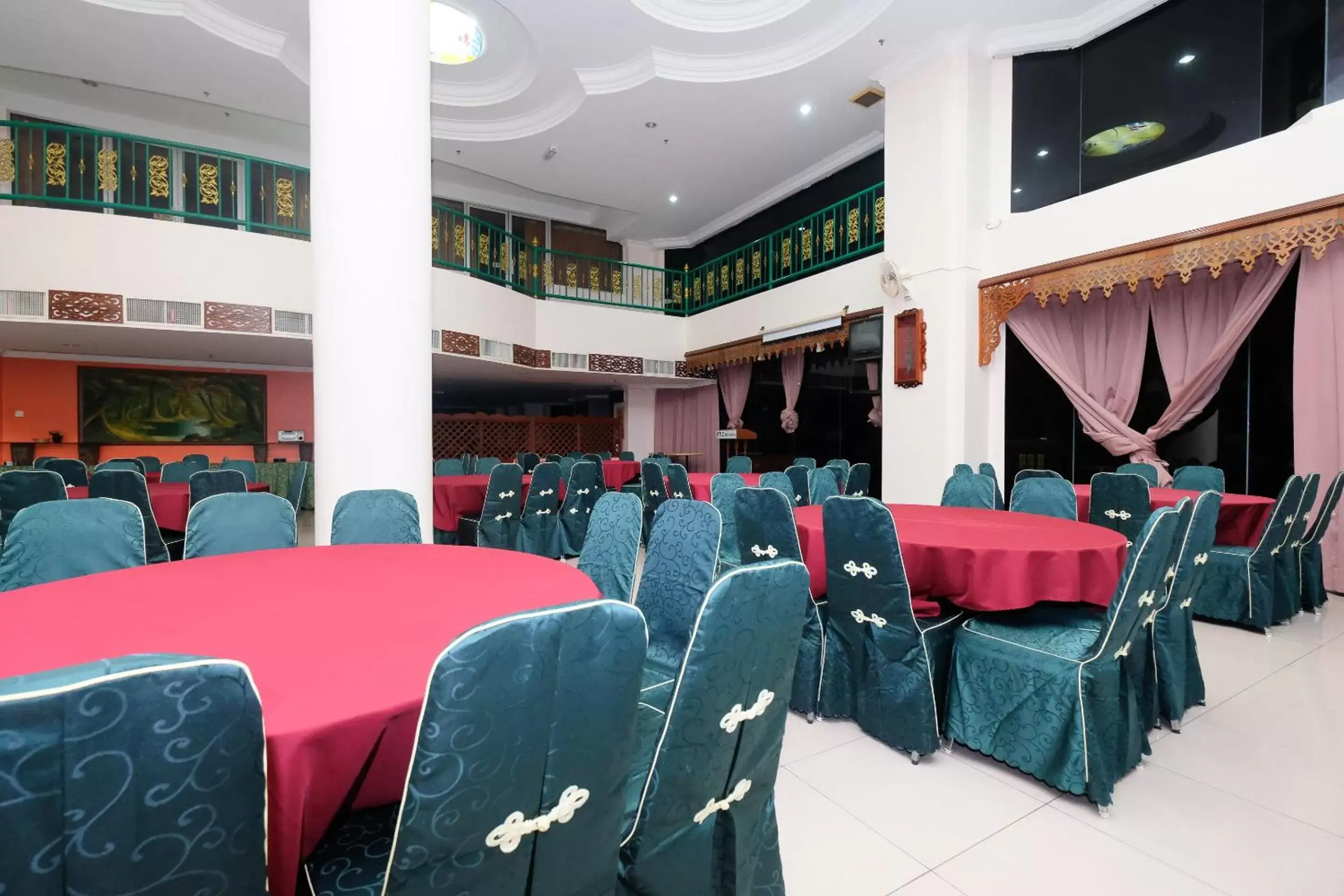 Lobby or reception, Banquet Facilities in Super OYO 1236 Hotel Green Park