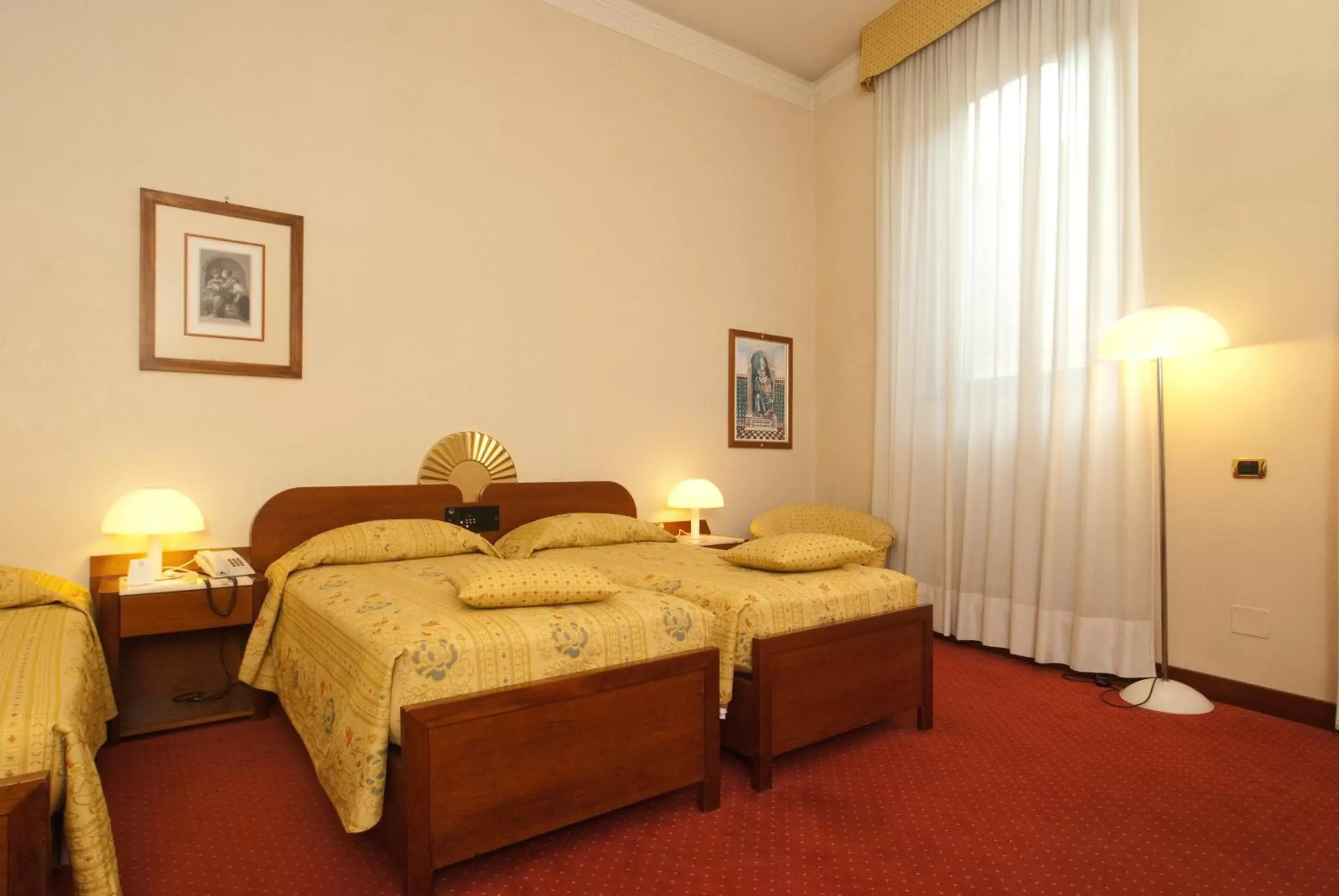 Photo of the whole room, Bed in Hotel Roma