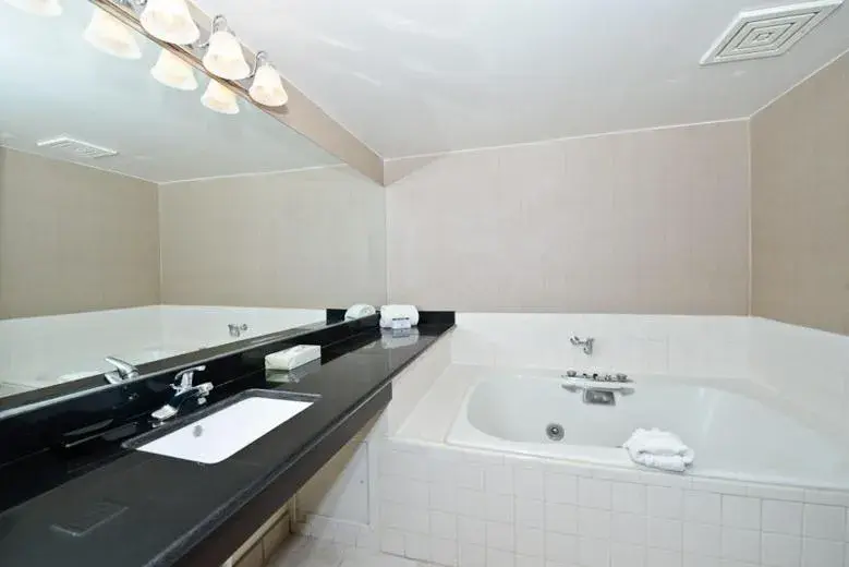 Bathroom in Causeway Bay Hotel