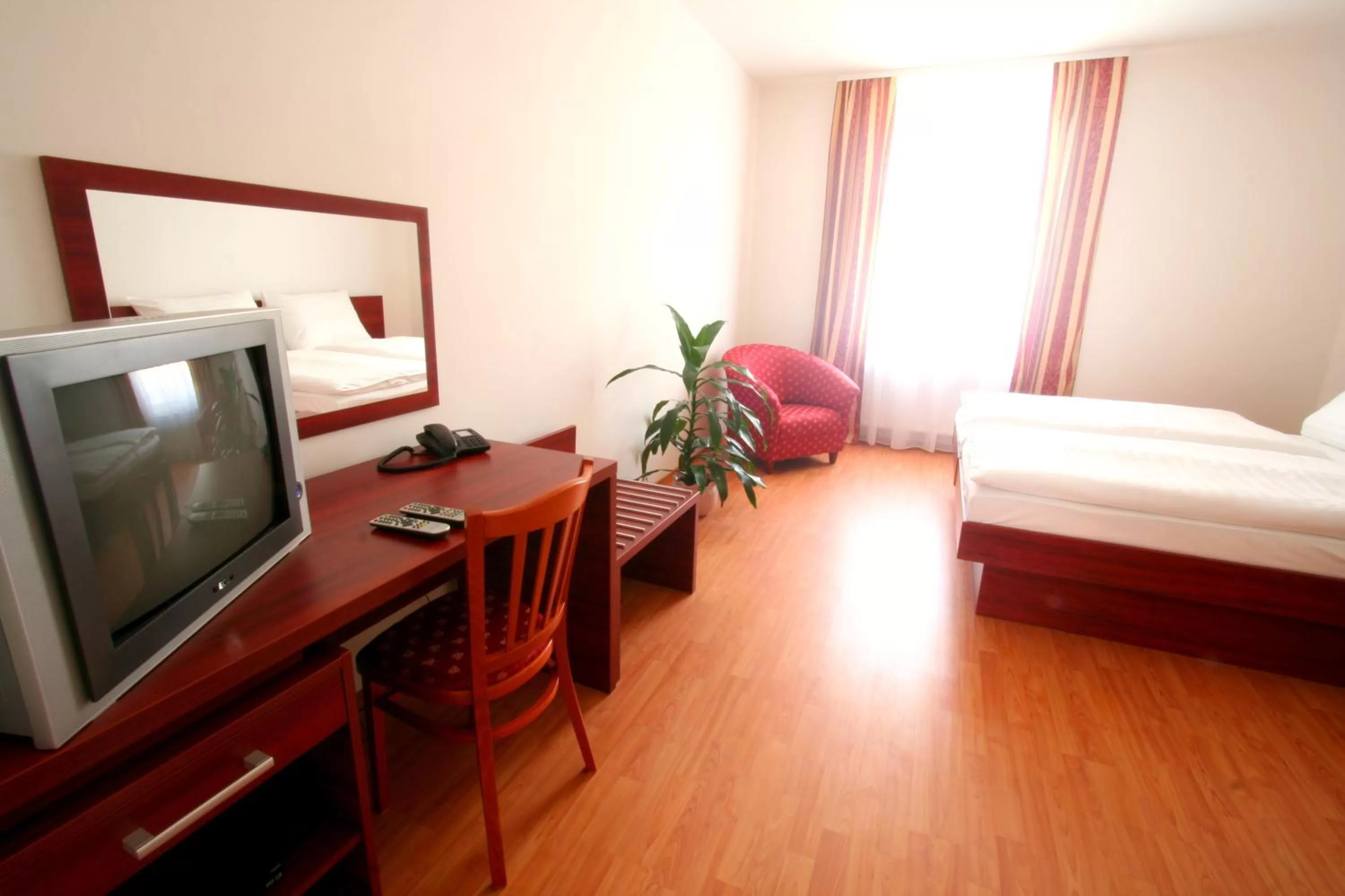 TV and multimedia, Bed in Apart Hotel Susa