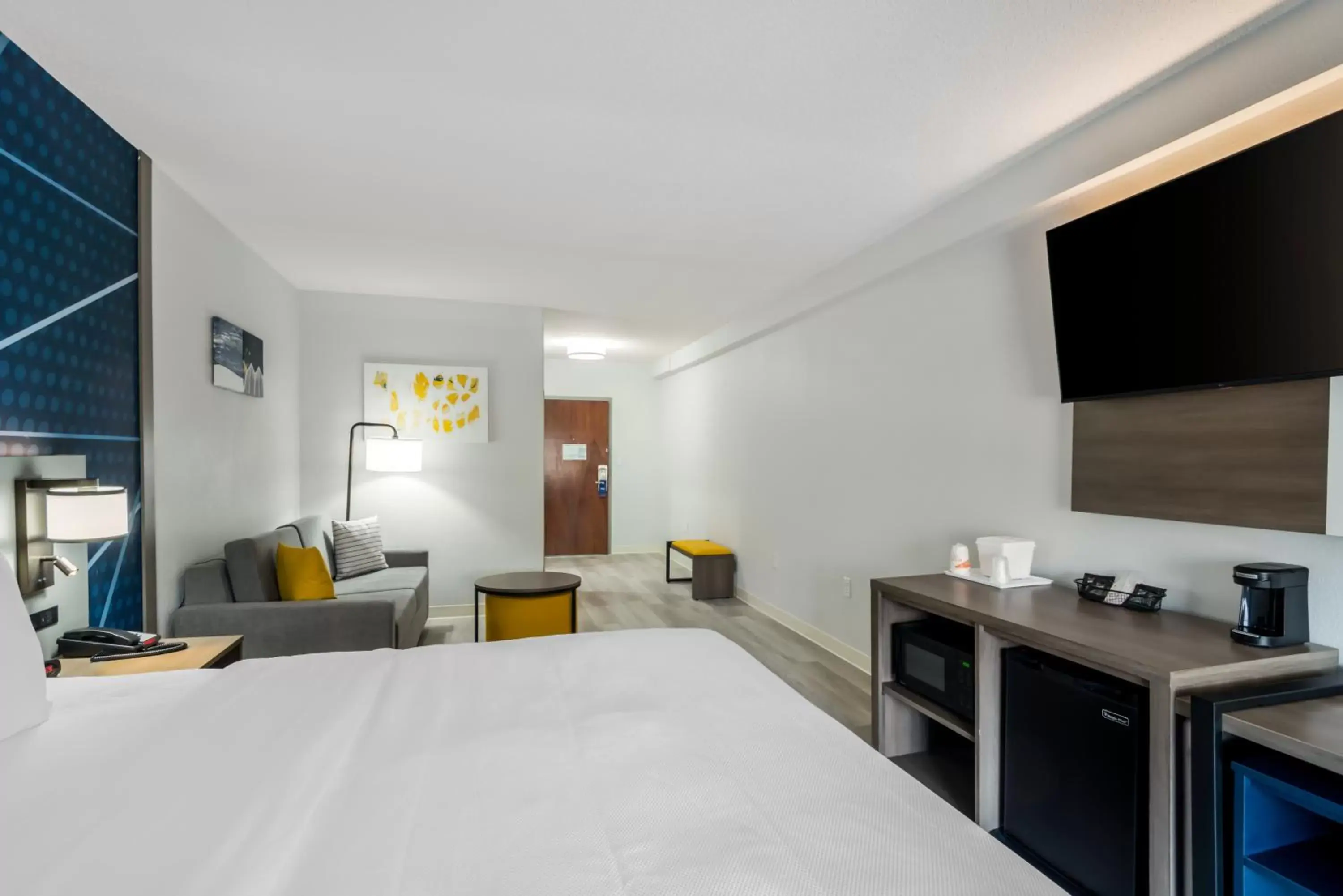 TV and multimedia in Comfort Inn & Suites