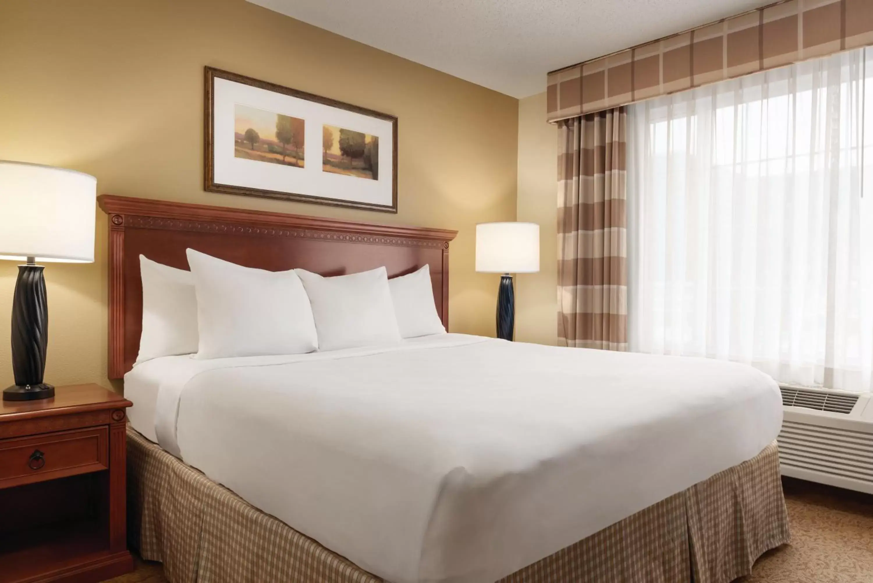 Bedroom, Bed in Country Inn & Suites by Radisson, Mankato Hotel and Conference Center, MN