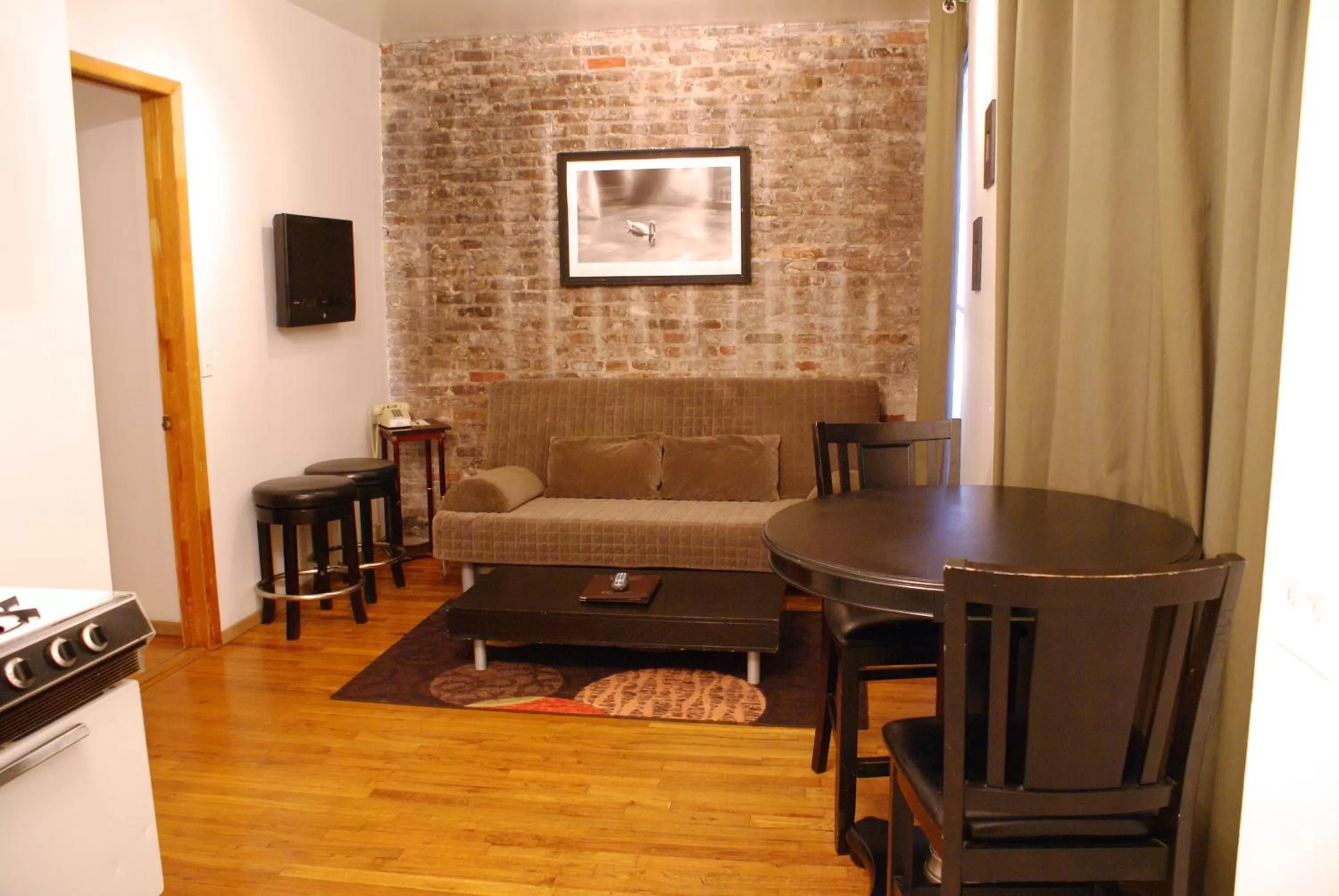 Living room in Off SoHo Suites Hotel