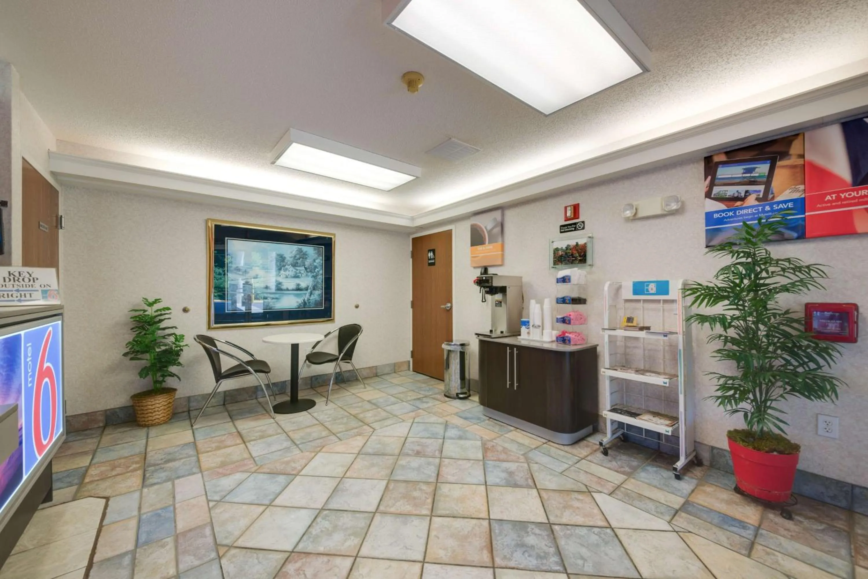 Lobby or reception in Motel 6-Statesville, NC