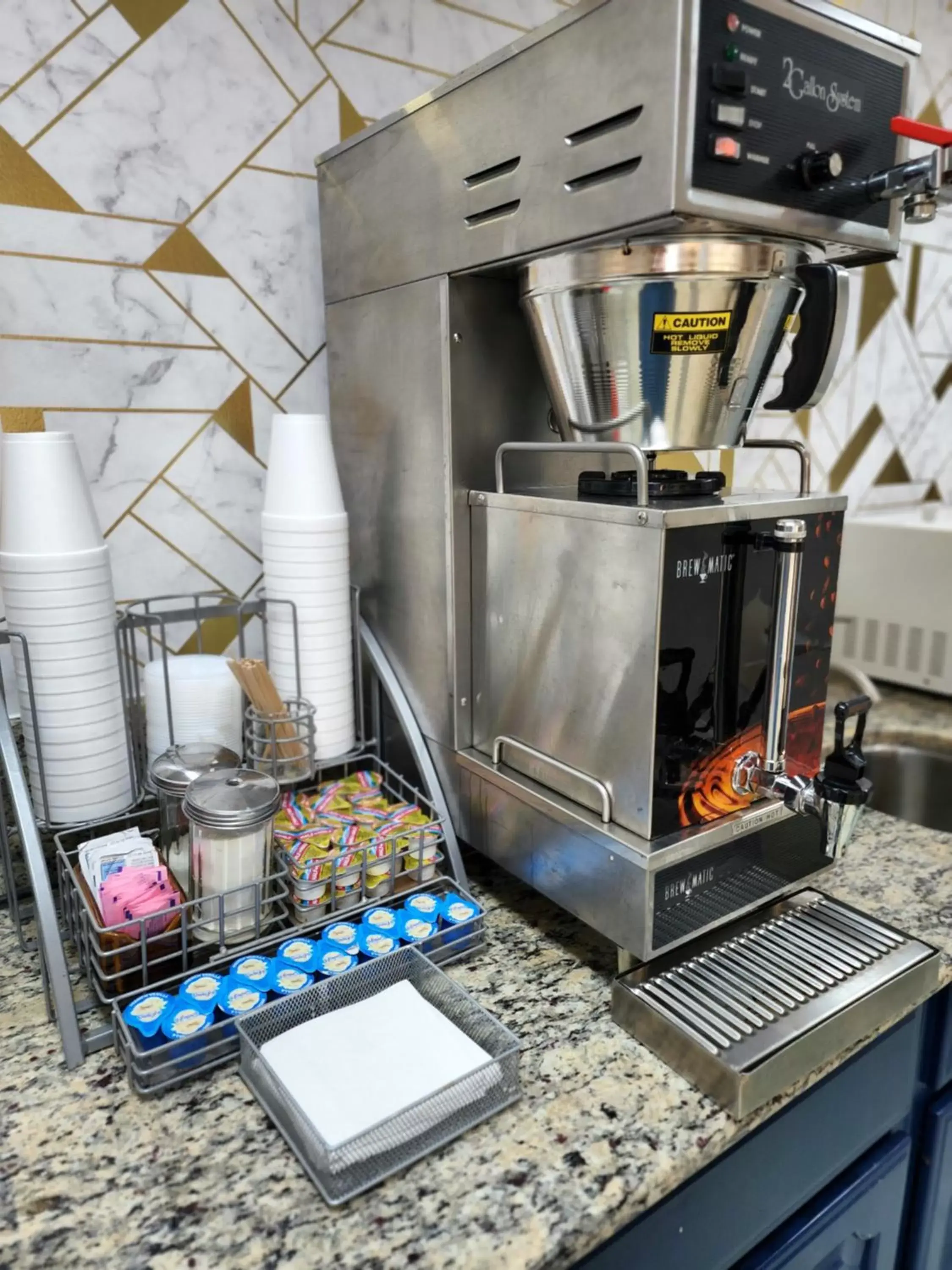 Coffee/tea facilities, Kitchen/Kitchenette in Envi Boutique Hotel