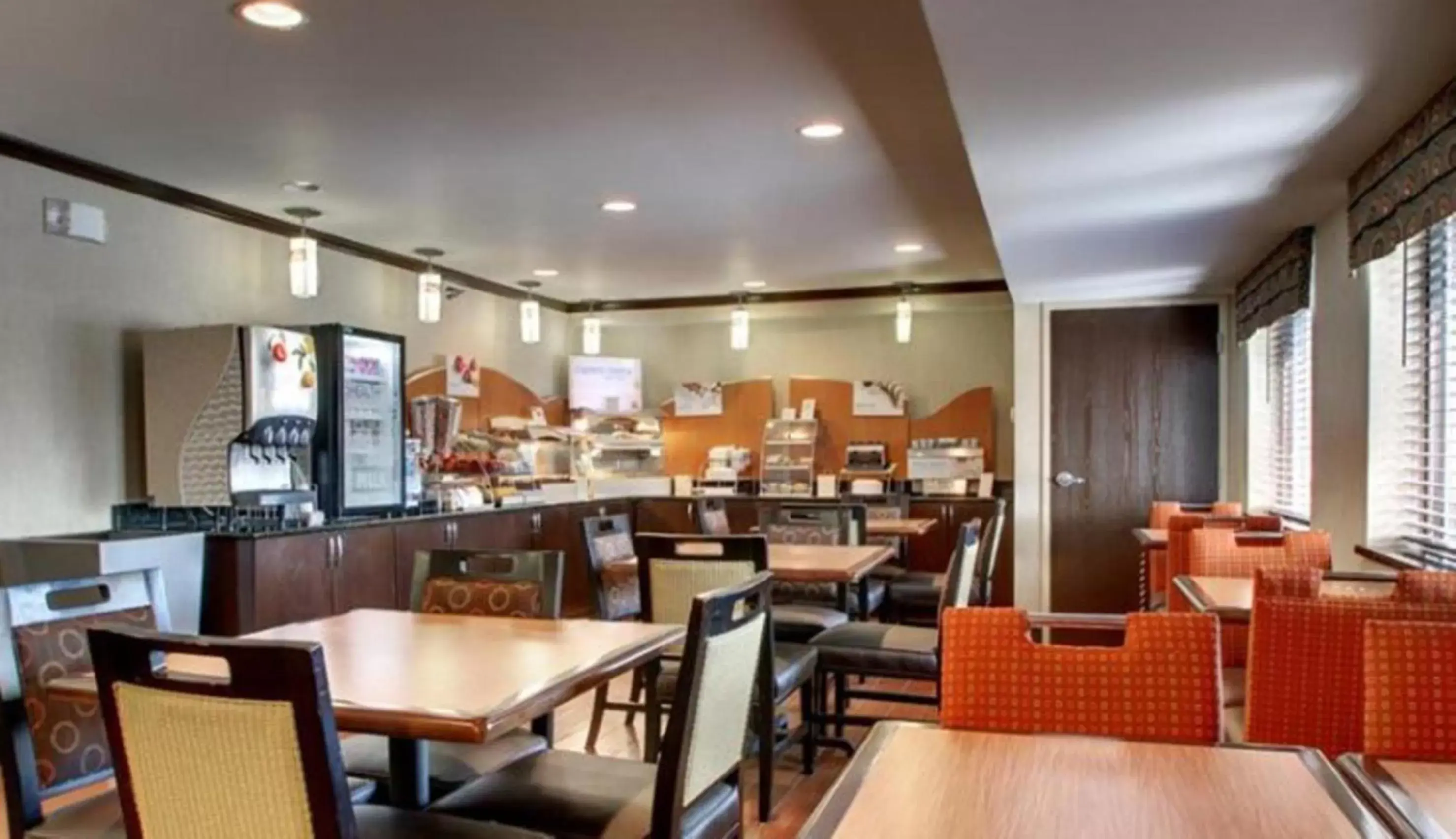 Restaurant/Places to Eat in Holiday Inn Express - Oak Grove, an IHG Hotel
