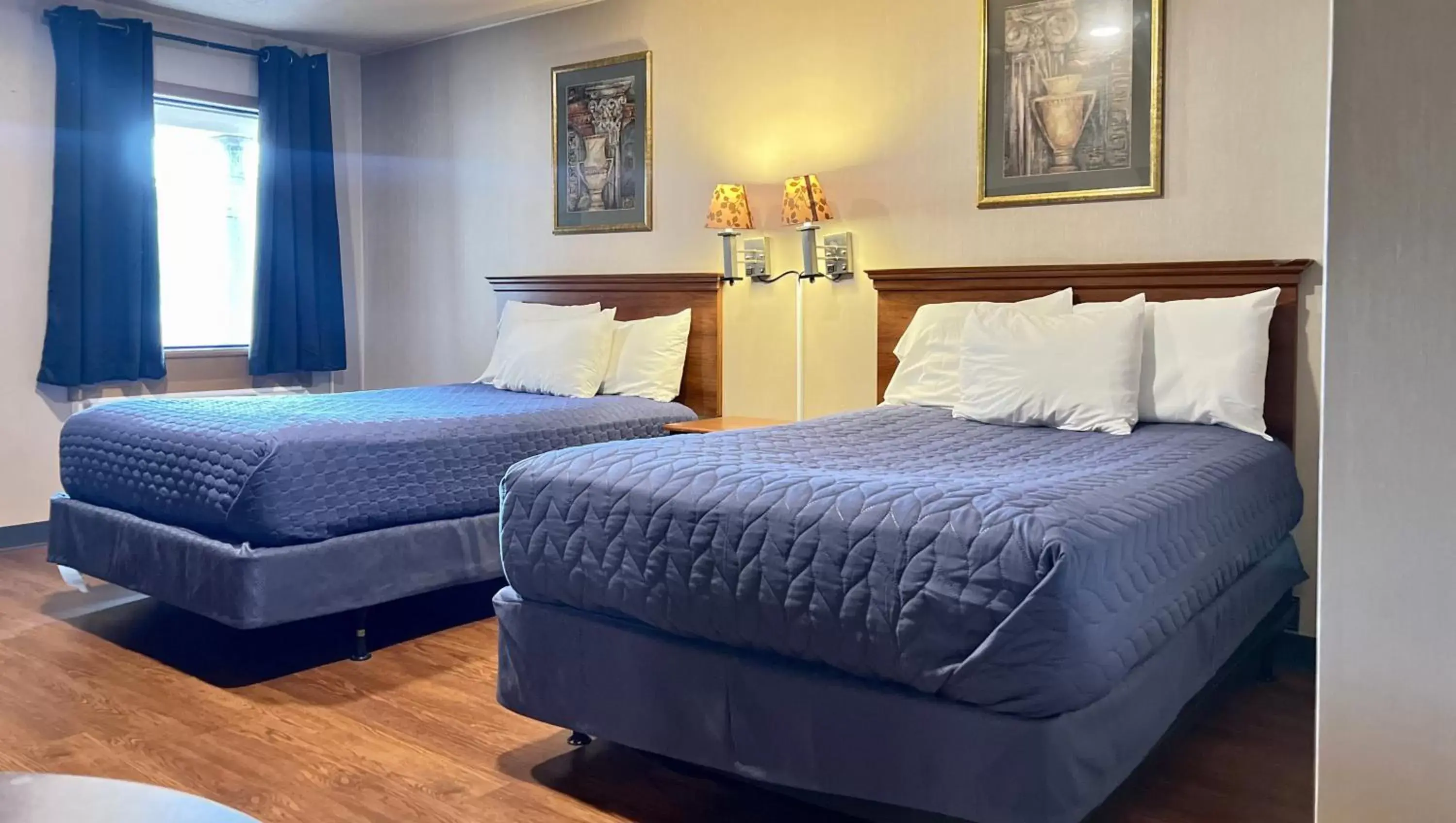 Photo of the whole room, Bed in Magnuson Grand Harrisburg Photo of the whole room, Bed in Magnuson Grand Harrisburg