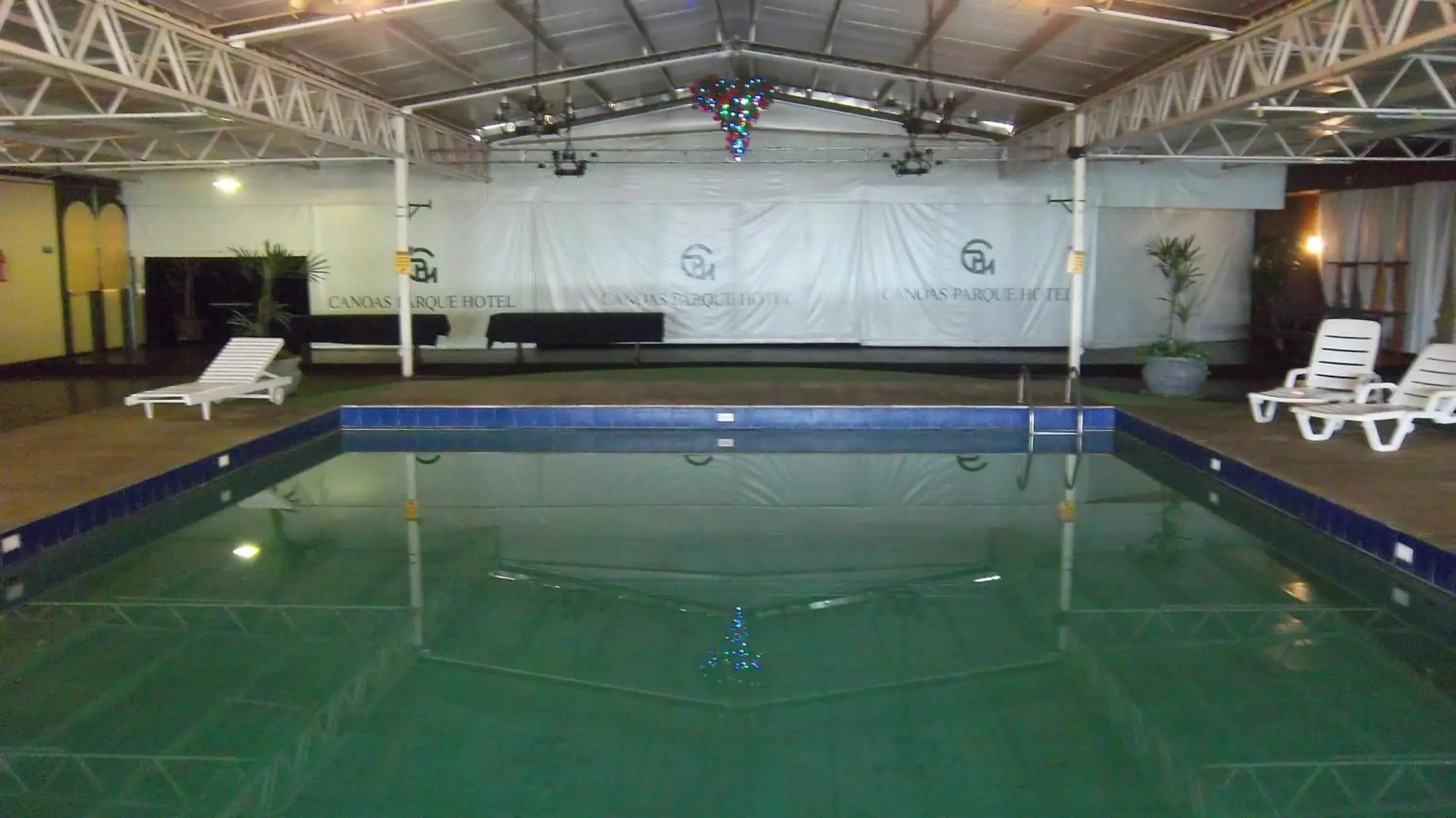 Swimming Pool in Canoas Parque Hotel