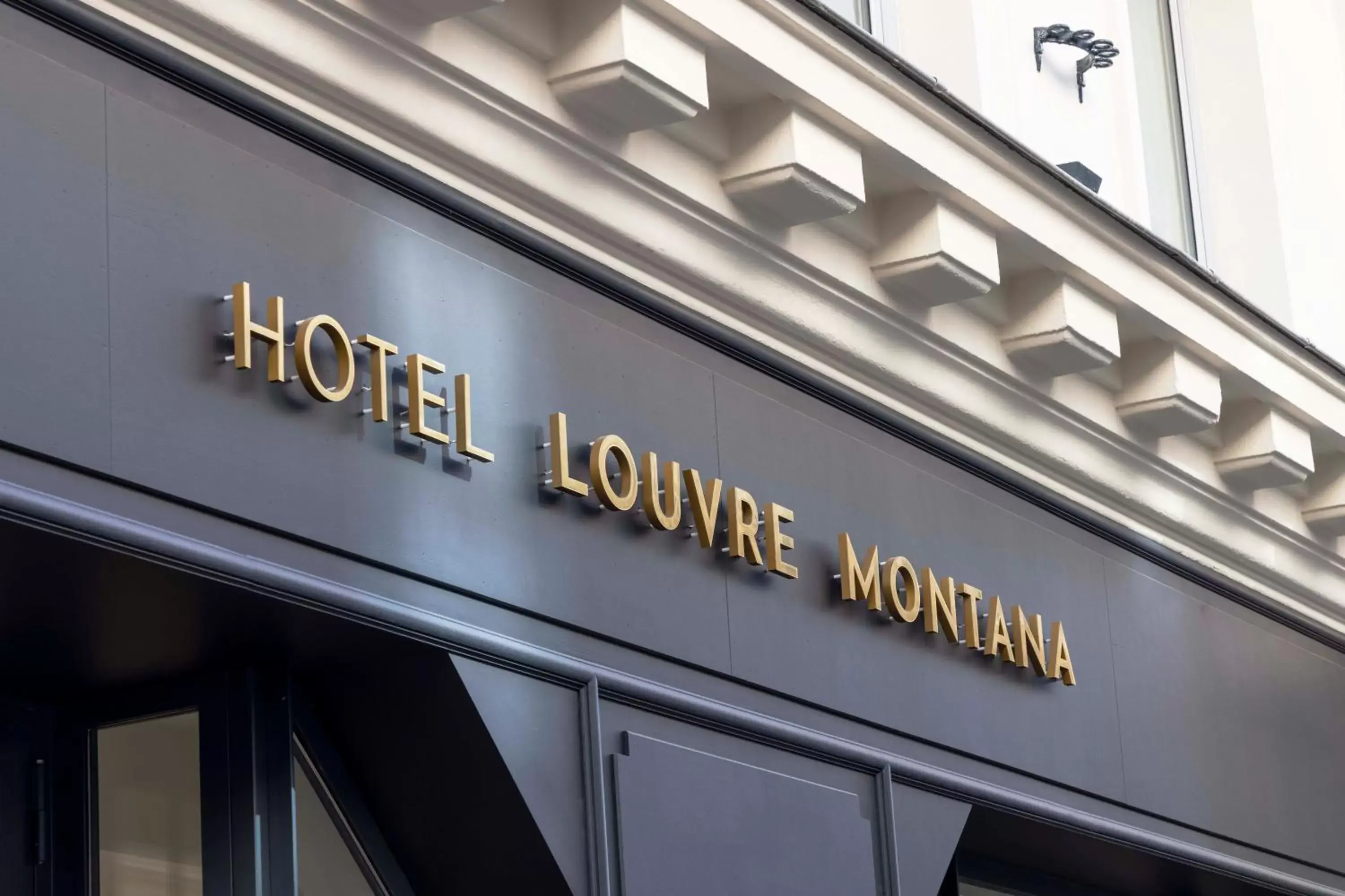 Facade/entrance, Property Logo/Sign in Hotel Louvre Montana