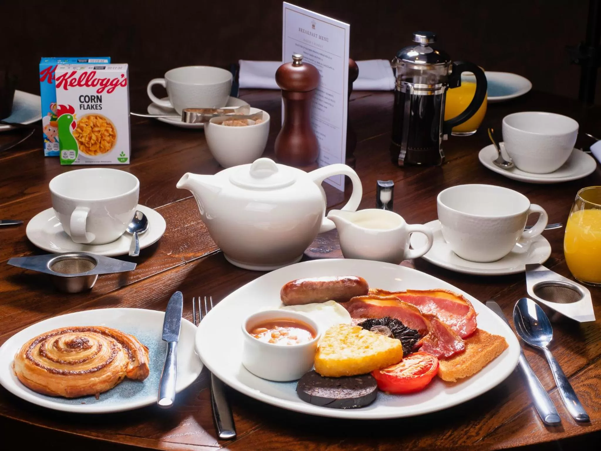 Breakfast in The Feathers Hotel