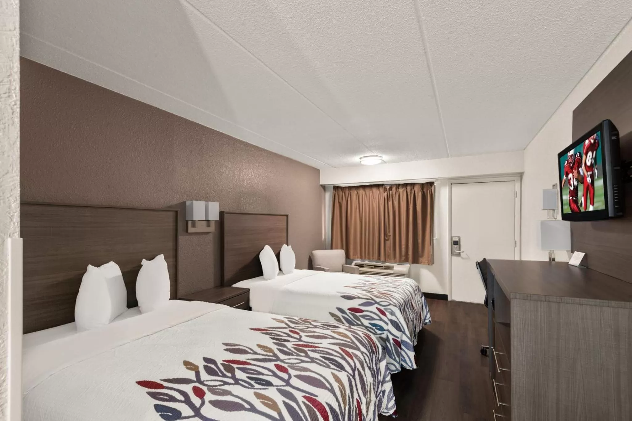 Bedroom, Bed in Red Roof Inn Binghamton - Johnson City