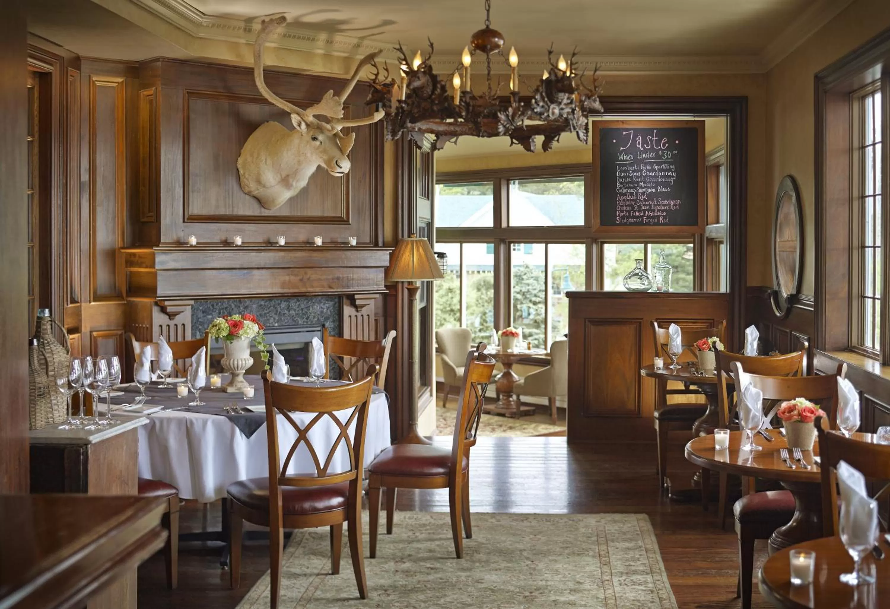 Restaurant/Places to Eat in Mirror Lake Inn Resort and Spa