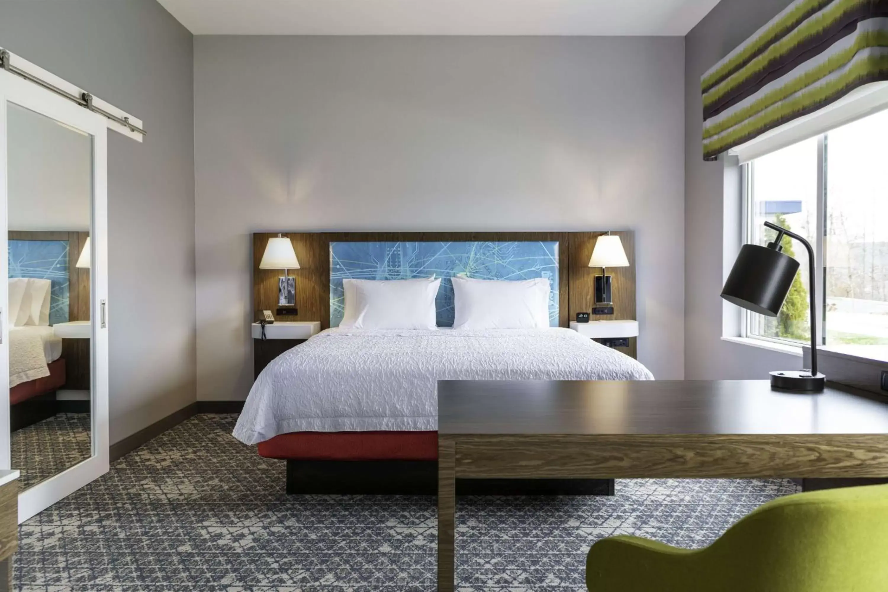 Bed in Hampton Inn & Suites Pittsburgh New Stanton PA