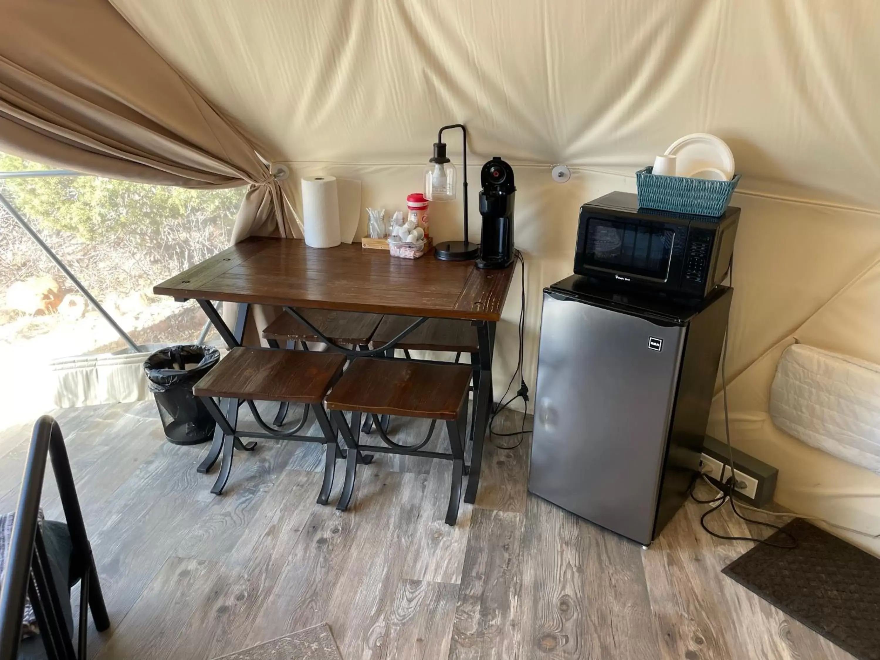 Kitchen or kitchenette, Dining Area in Blue Mountain Domes - The WOW Experience