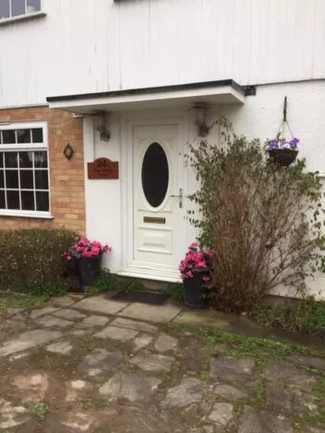 Facade/entrance, Property Building in The Holly Tree