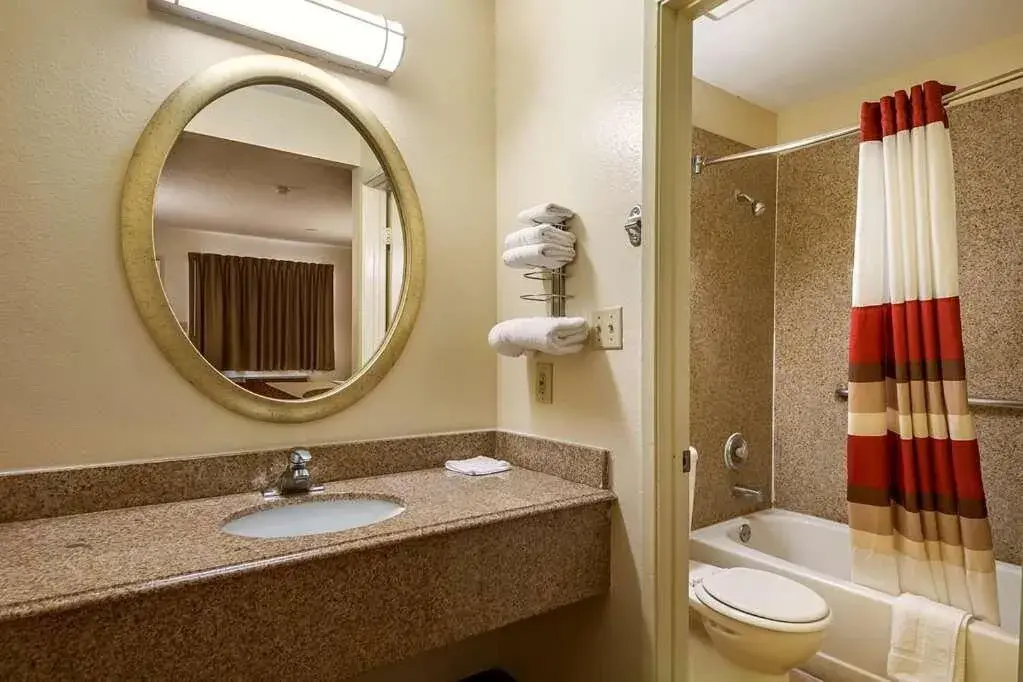 Shower, Bathroom in Travelodge by Wyndham San Antonio Lackland AFB North