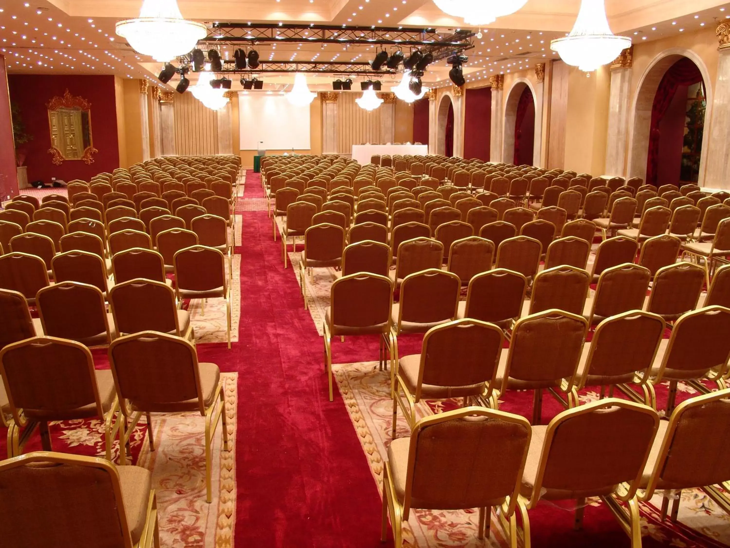 Banquet/Function facilities in Pyramisa Suites Hotel Cairo