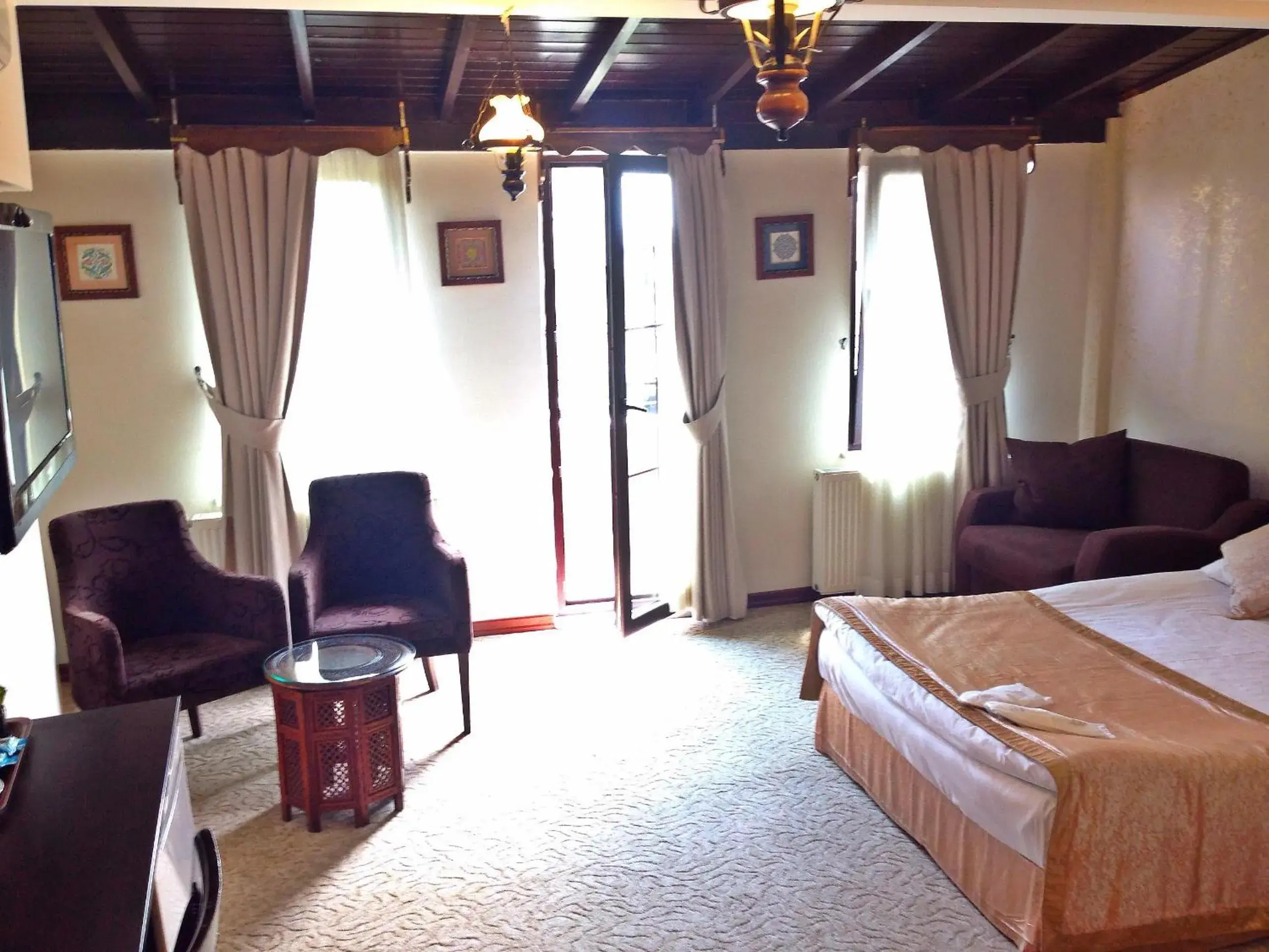Photo of the whole room in Hotel Naz Wooden House Inn