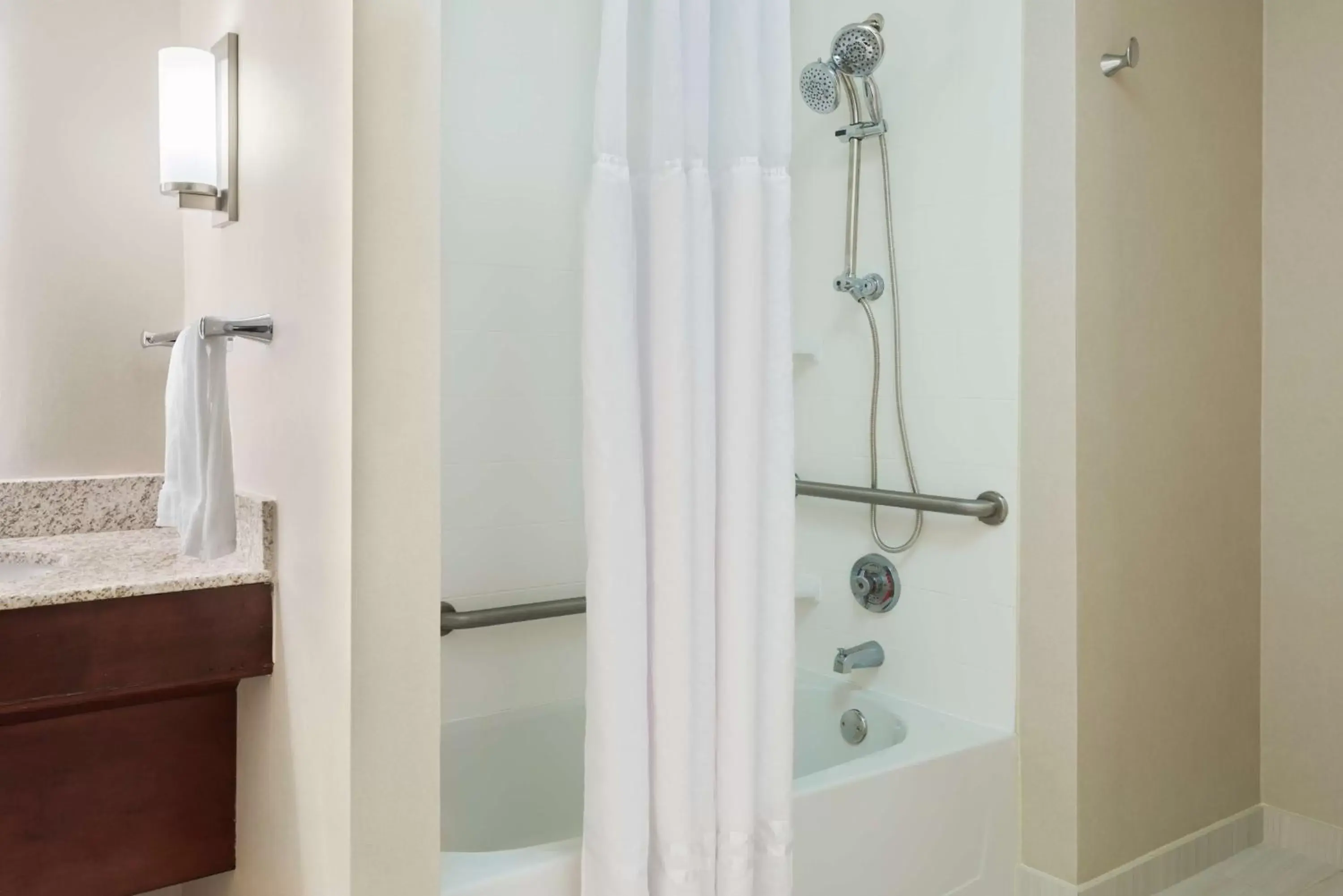 Bathroom in Homewood Suites by Hilton Baton Rouge