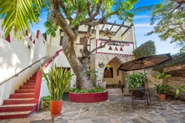 Garden, Property Building in Hotel Casa Blanca