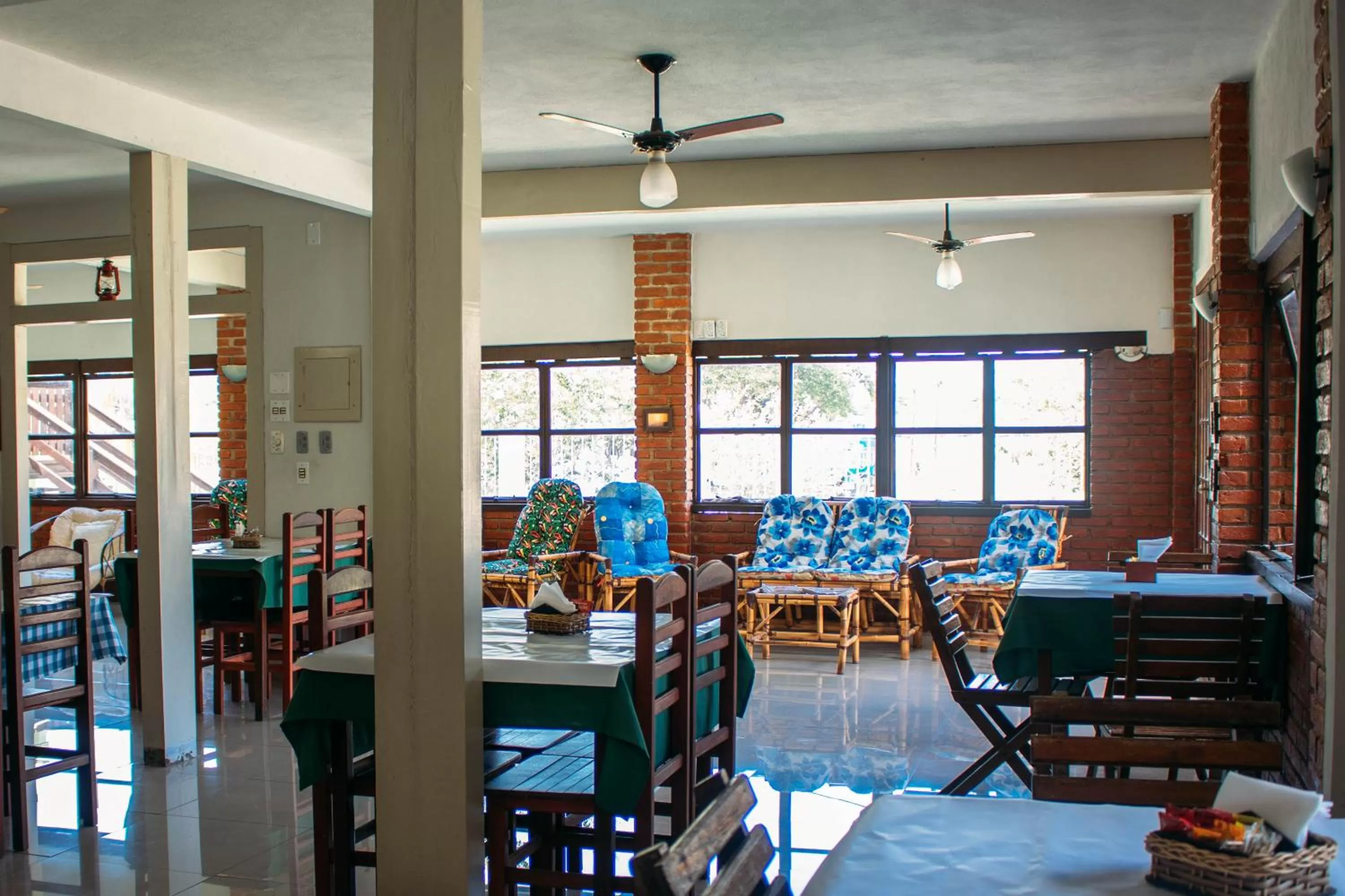 Restaurant/Places to Eat in Pousada Campo Alegre