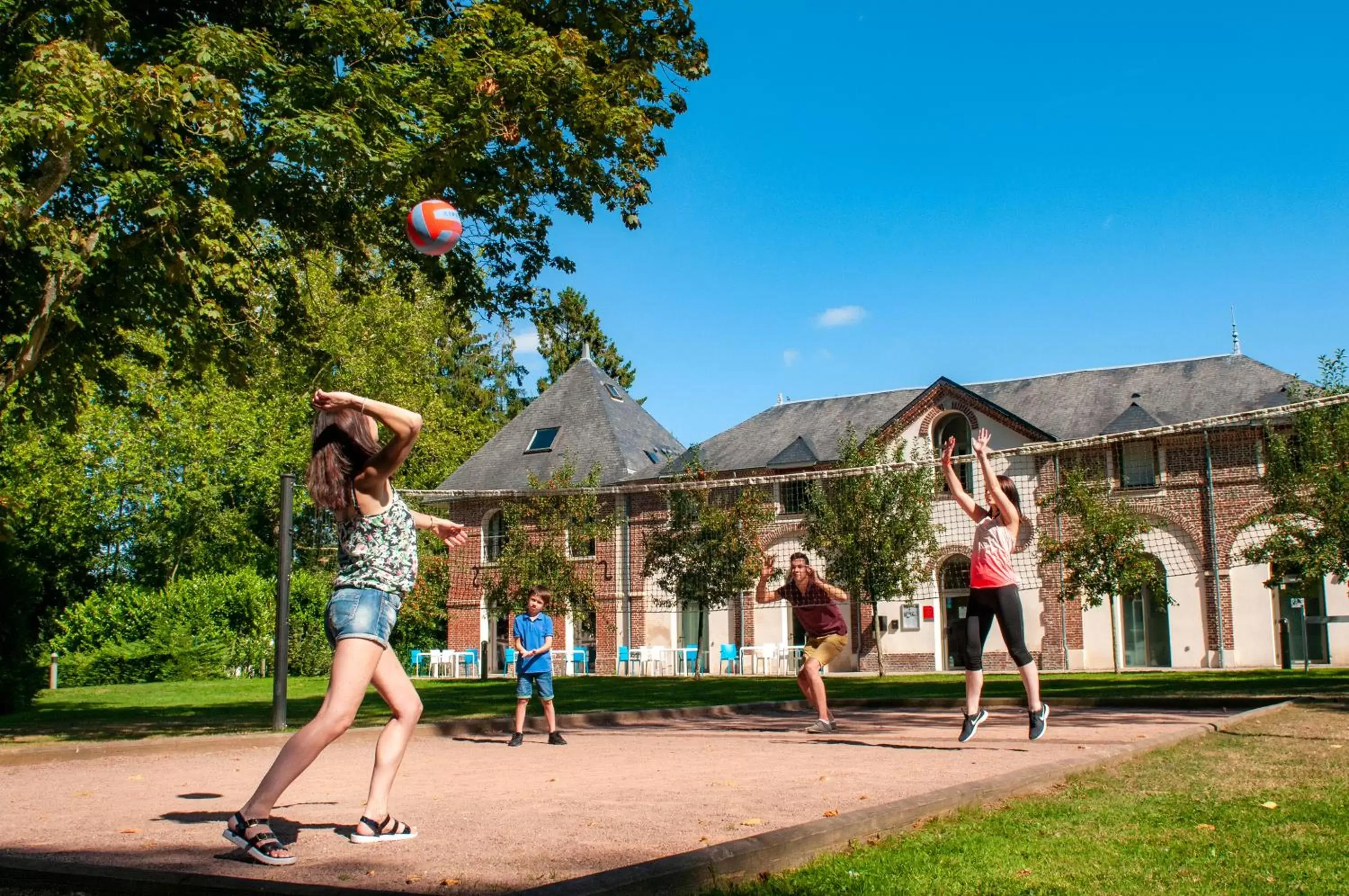 People, Property Building in Goélia Résidence Du Parc