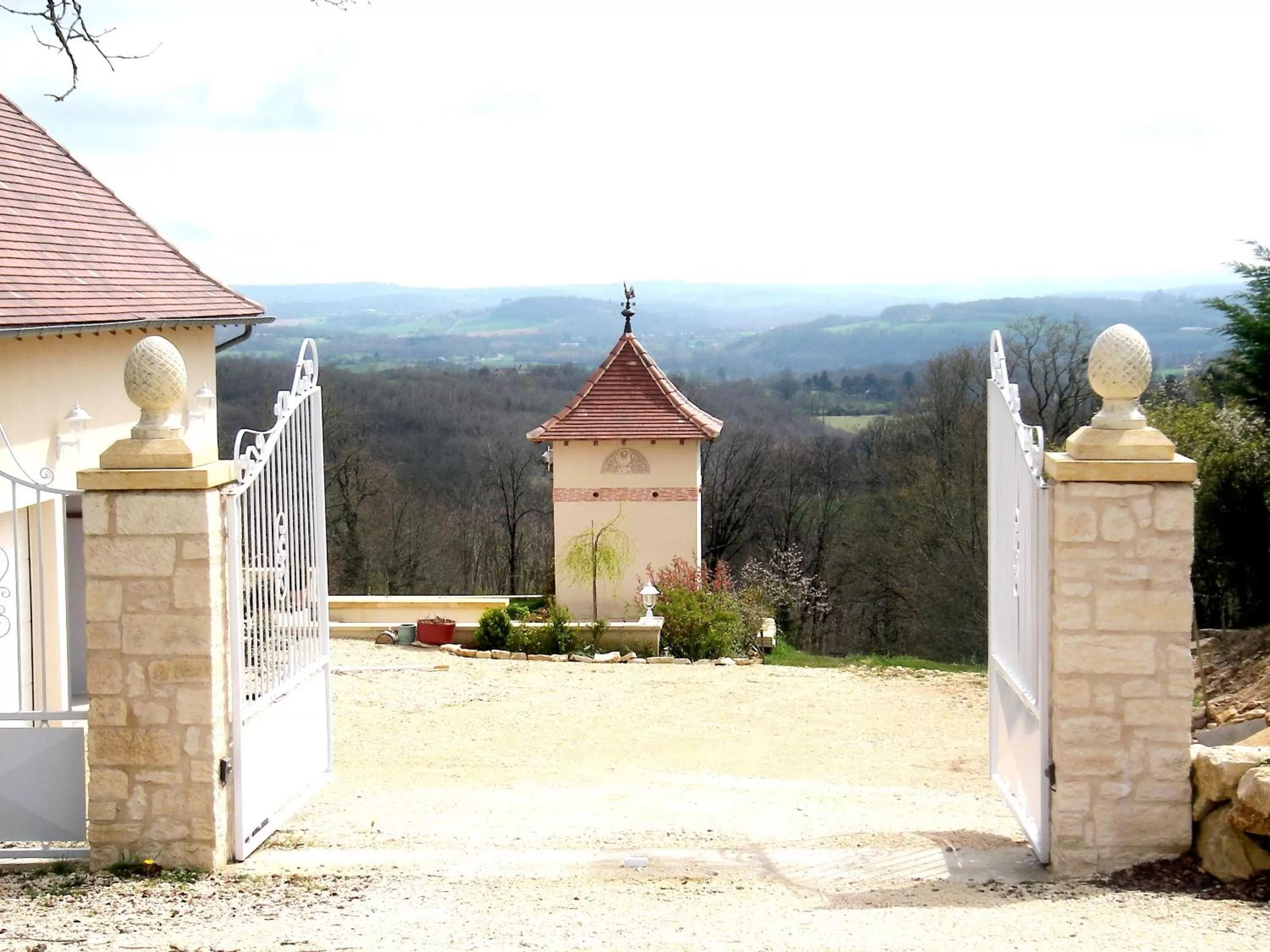Facade/entrance in La Maison du Parc