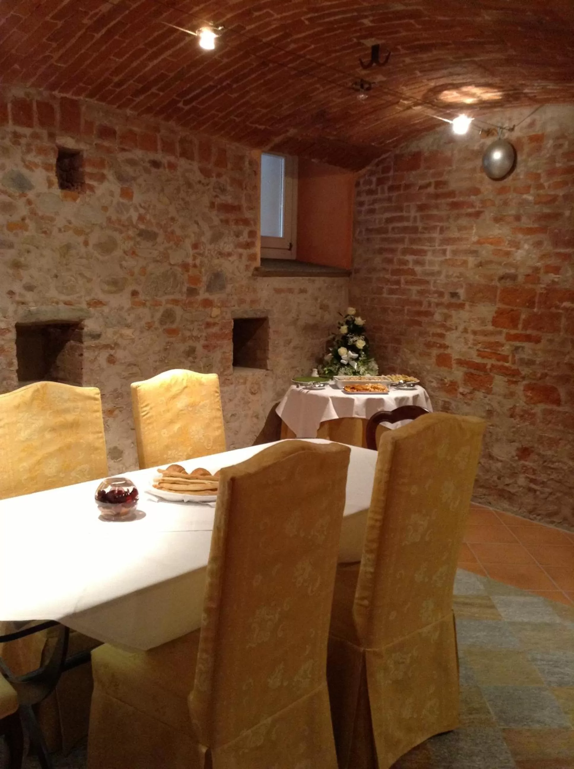 Restaurant/places to eat in Hotel Palazzo Di Mezzo