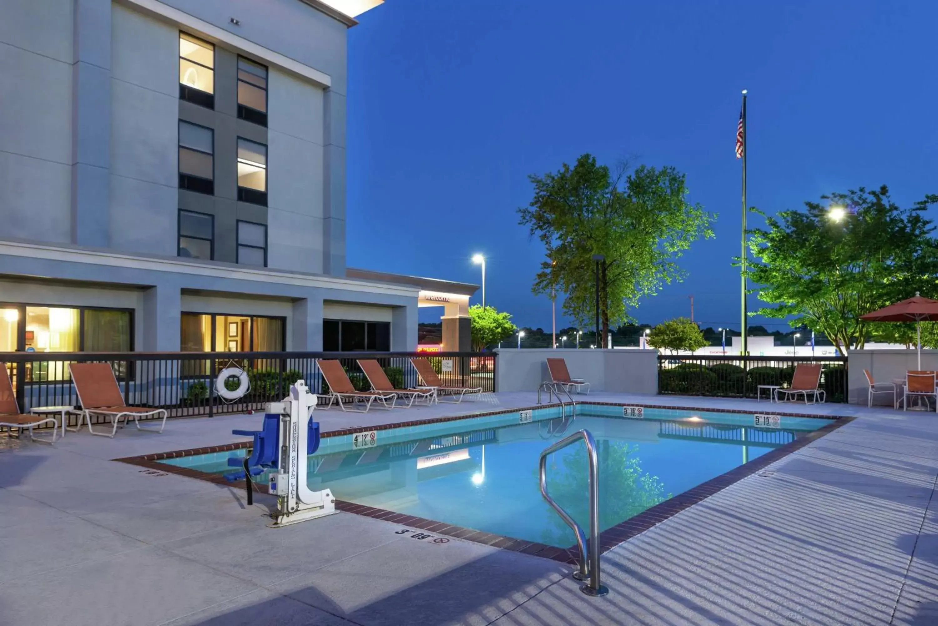 Pool view, Swimming Pool in Hampton Inn Florence Midtown