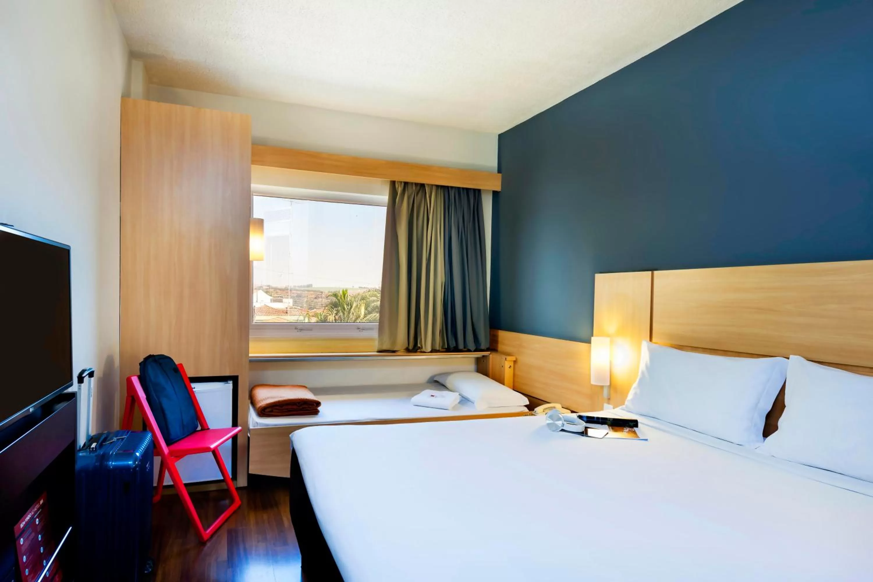 cot, Bed in ibis Paulinia