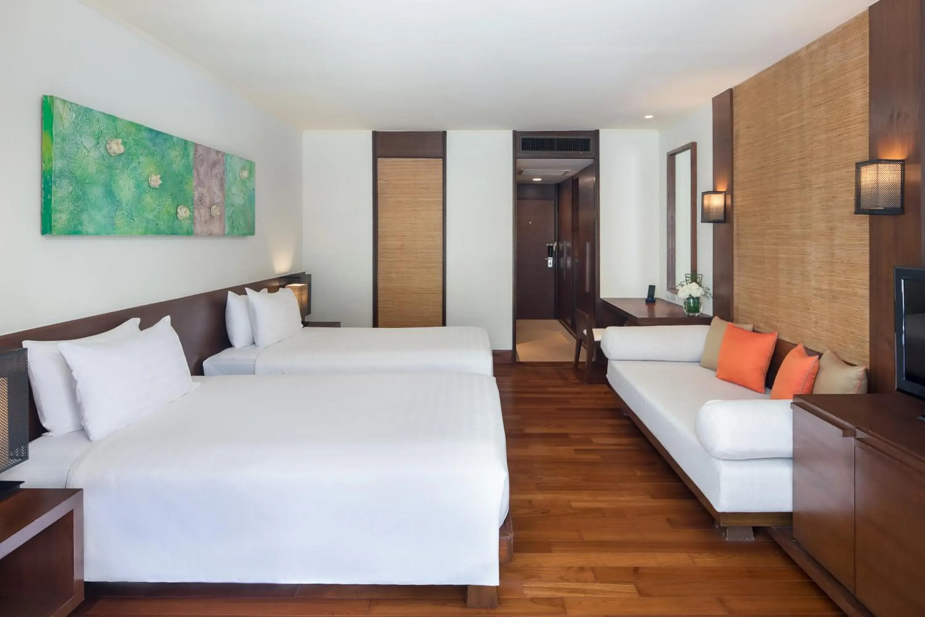 Lanai Twin Room with Balcony in Pullman Pattaya Hotel G