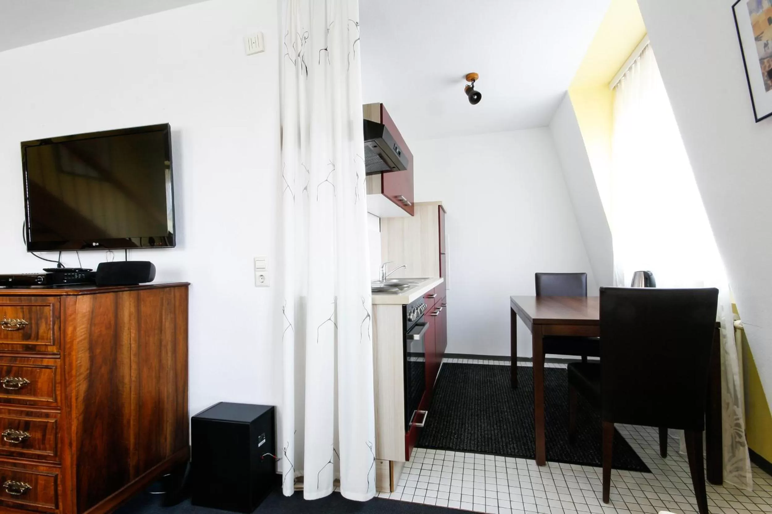 Kitchen or kitchenette in Hotel am Tiergarten