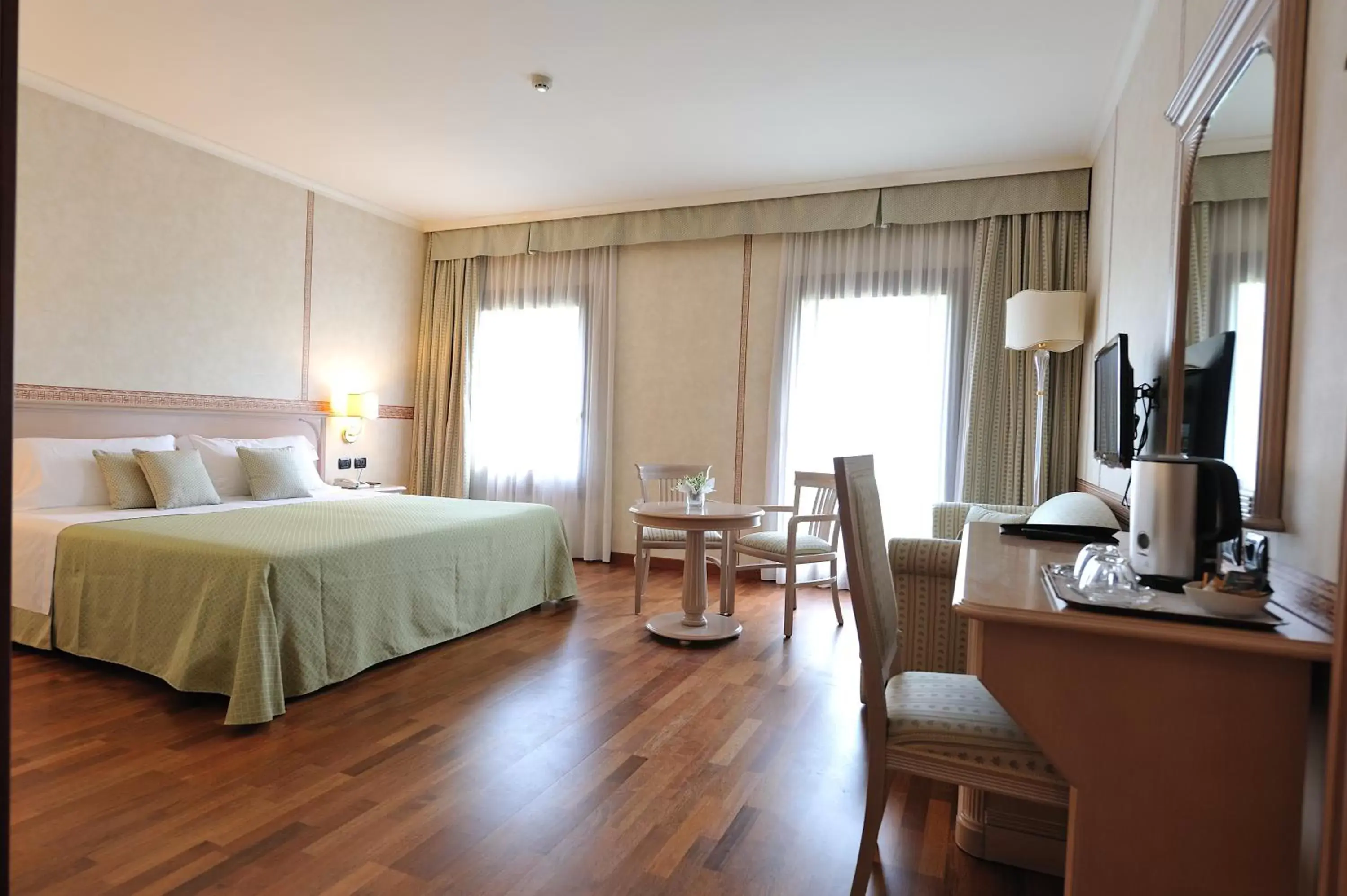 Photo of the whole room, Bed in Hotel Roxy Plaza Photo of the whole room, Bed in Hotel Roxy Plaza