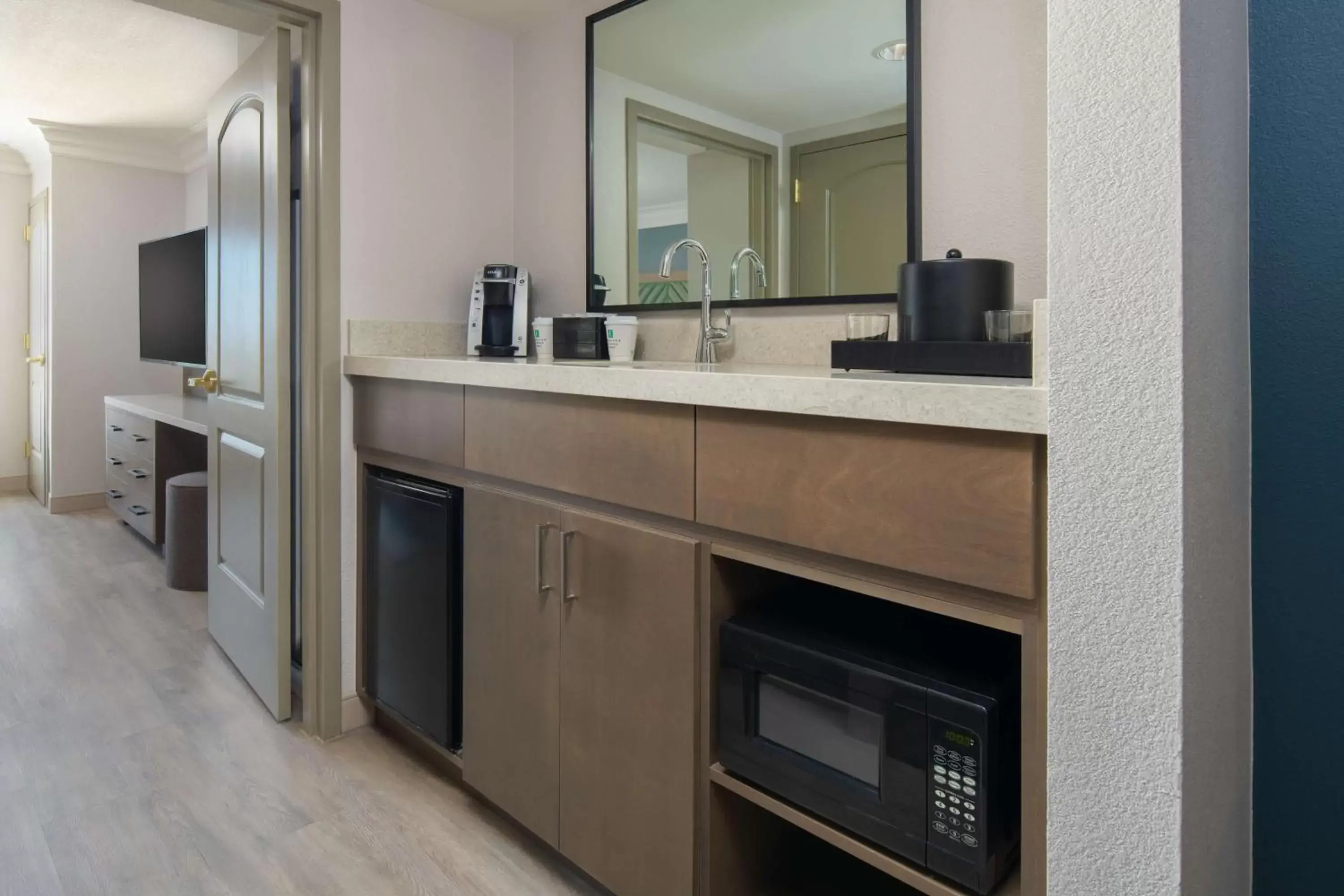 Photo of the whole room, Bathroom in Embassy Suites by Hilton Sacramento Riverfront Promenade