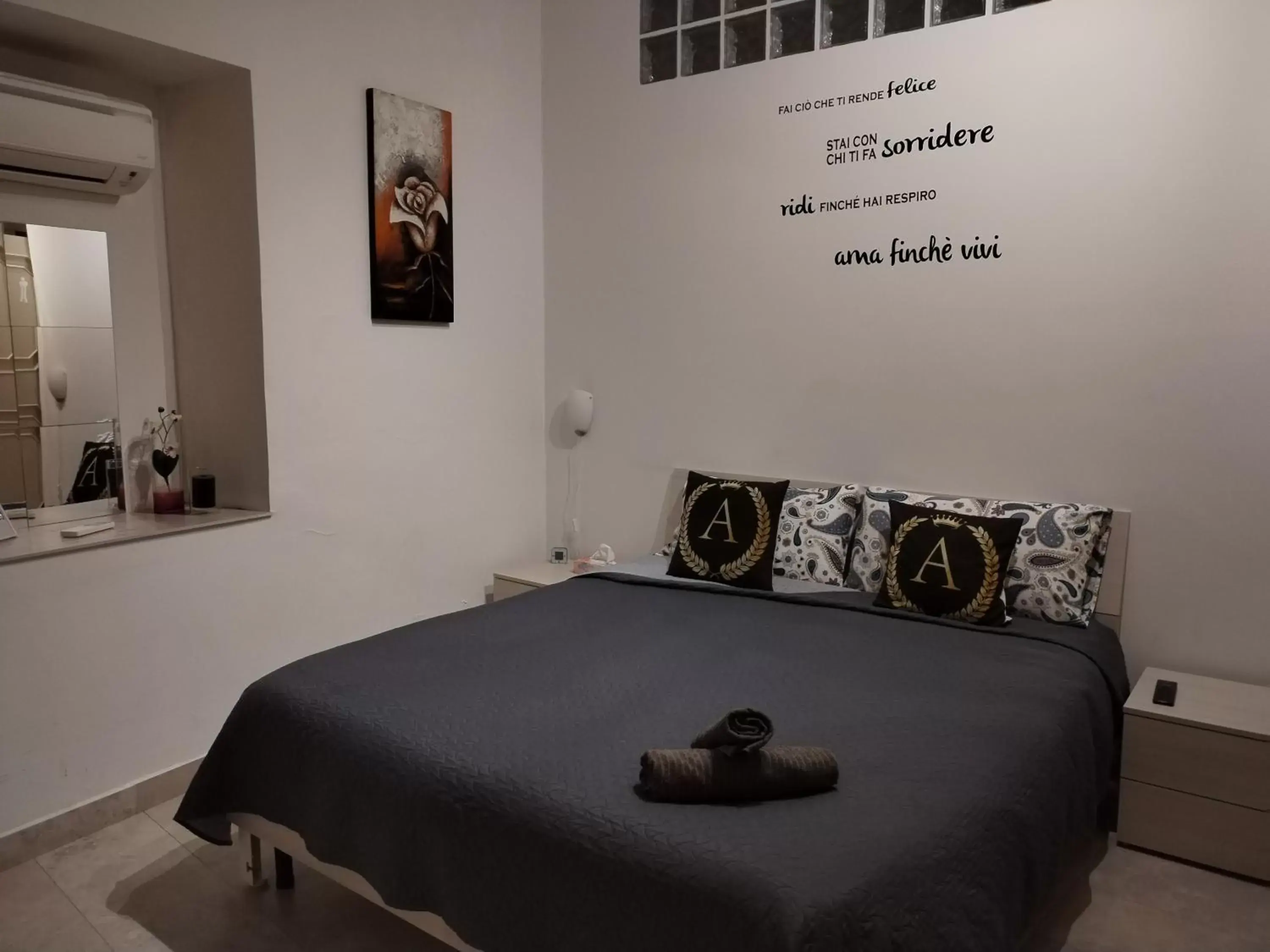 Bed in Alessi Suites & Studio