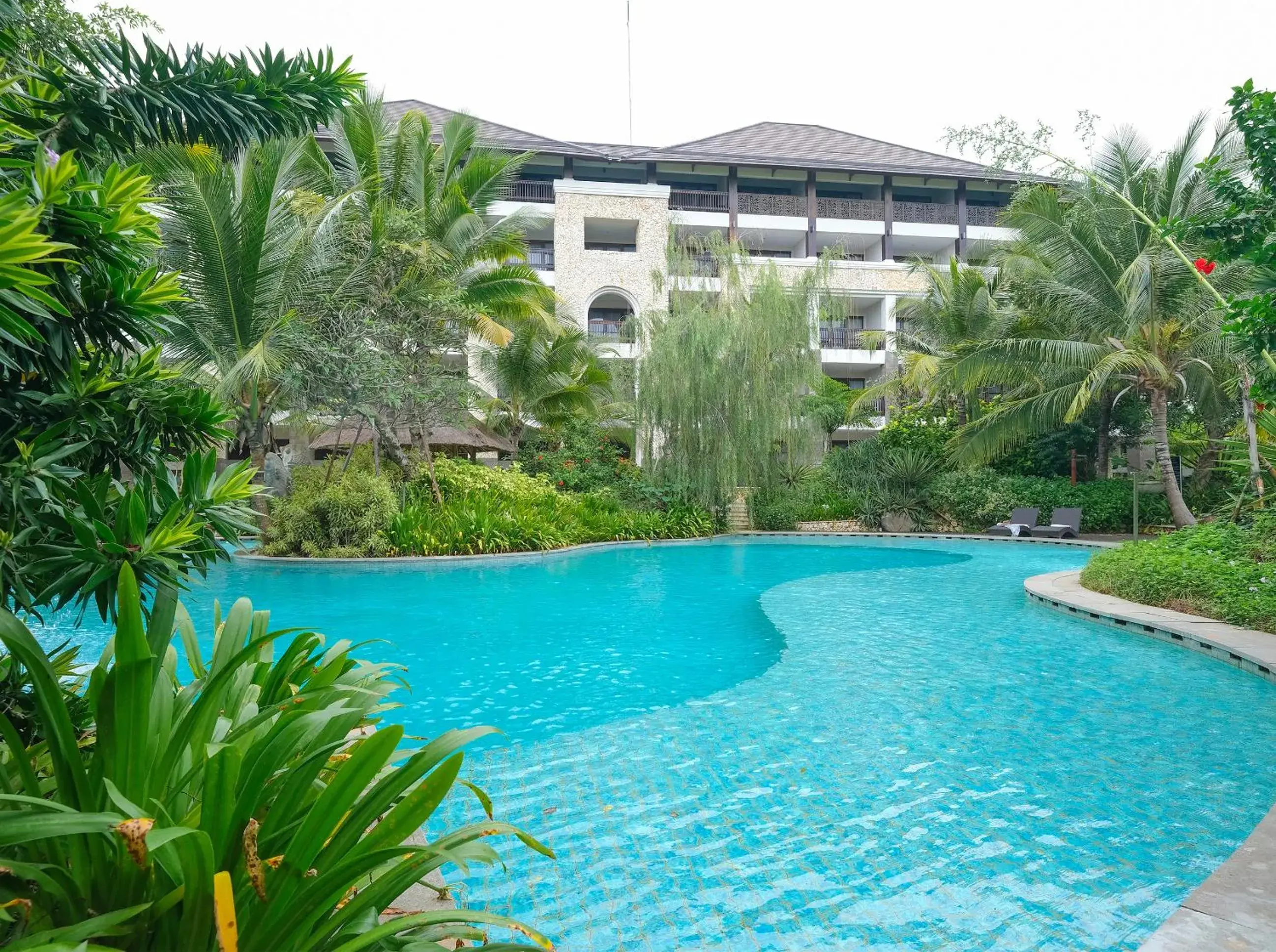 Swimming Pool in Royal Tulip Springhill Resort Jimbaran