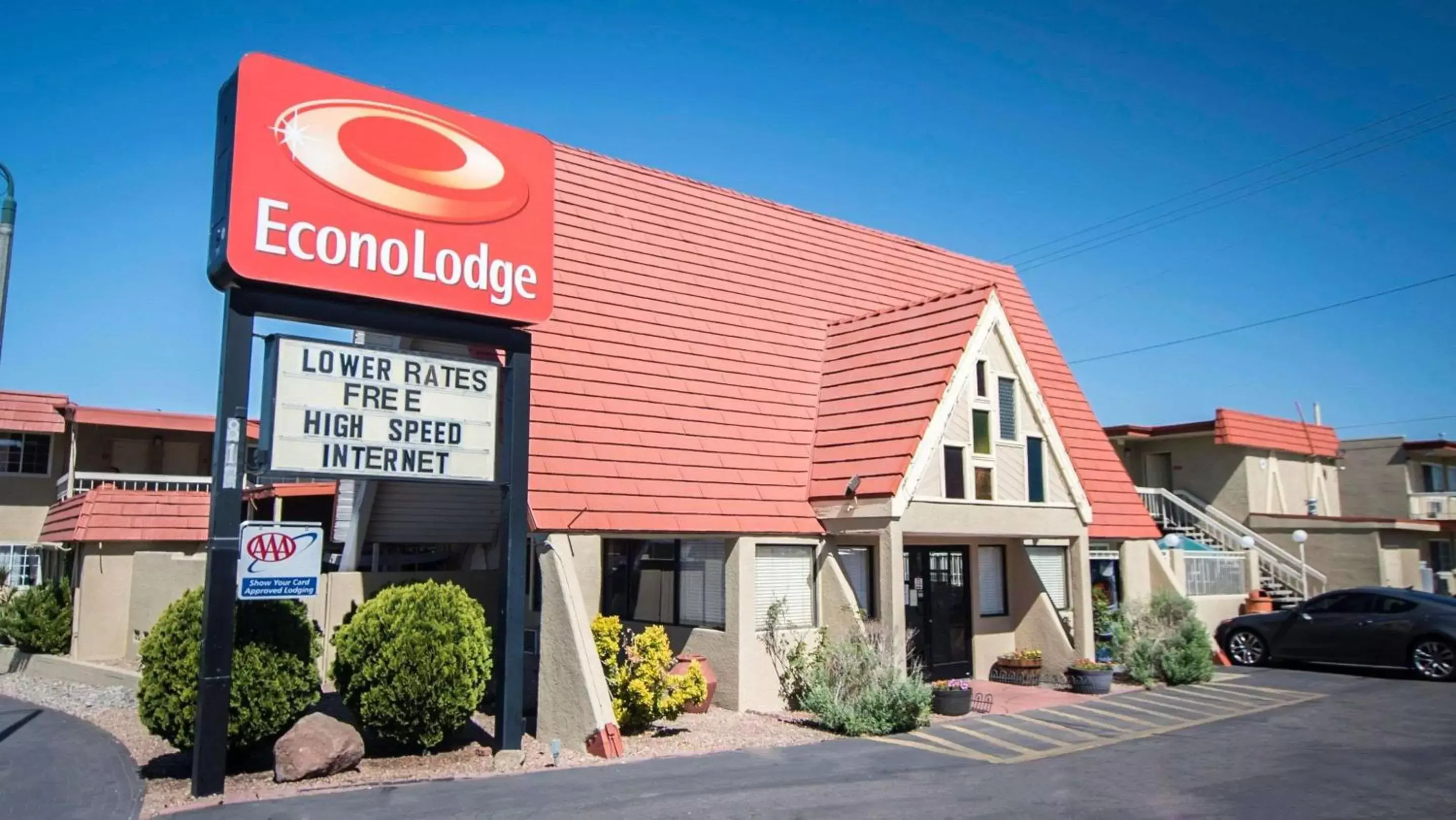 Property Building in Econo Lodge Downtown Albuquerque