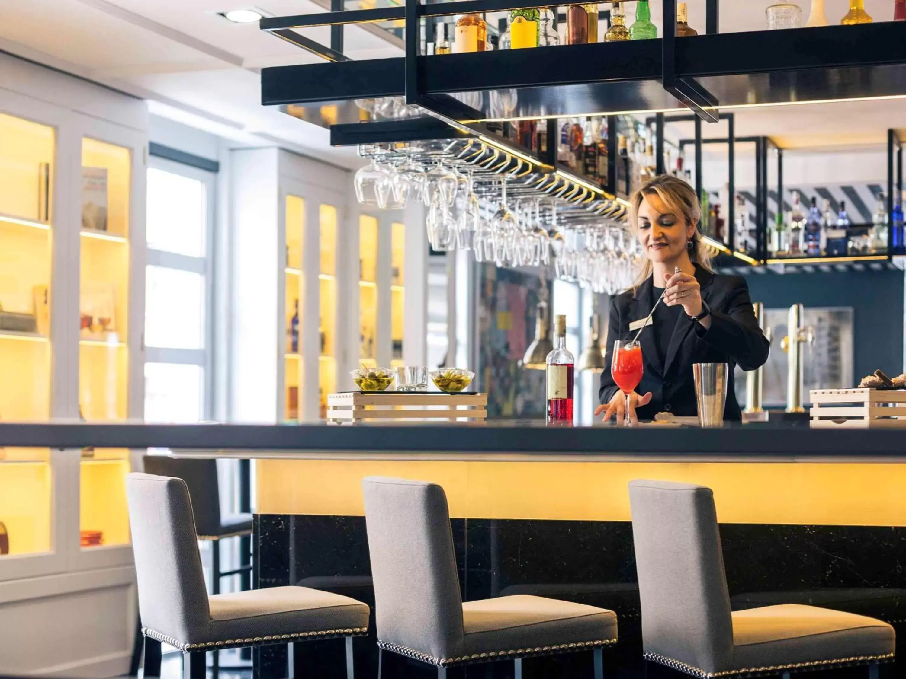 Lounge or bar in Hotel Mercure Jardines de Albia