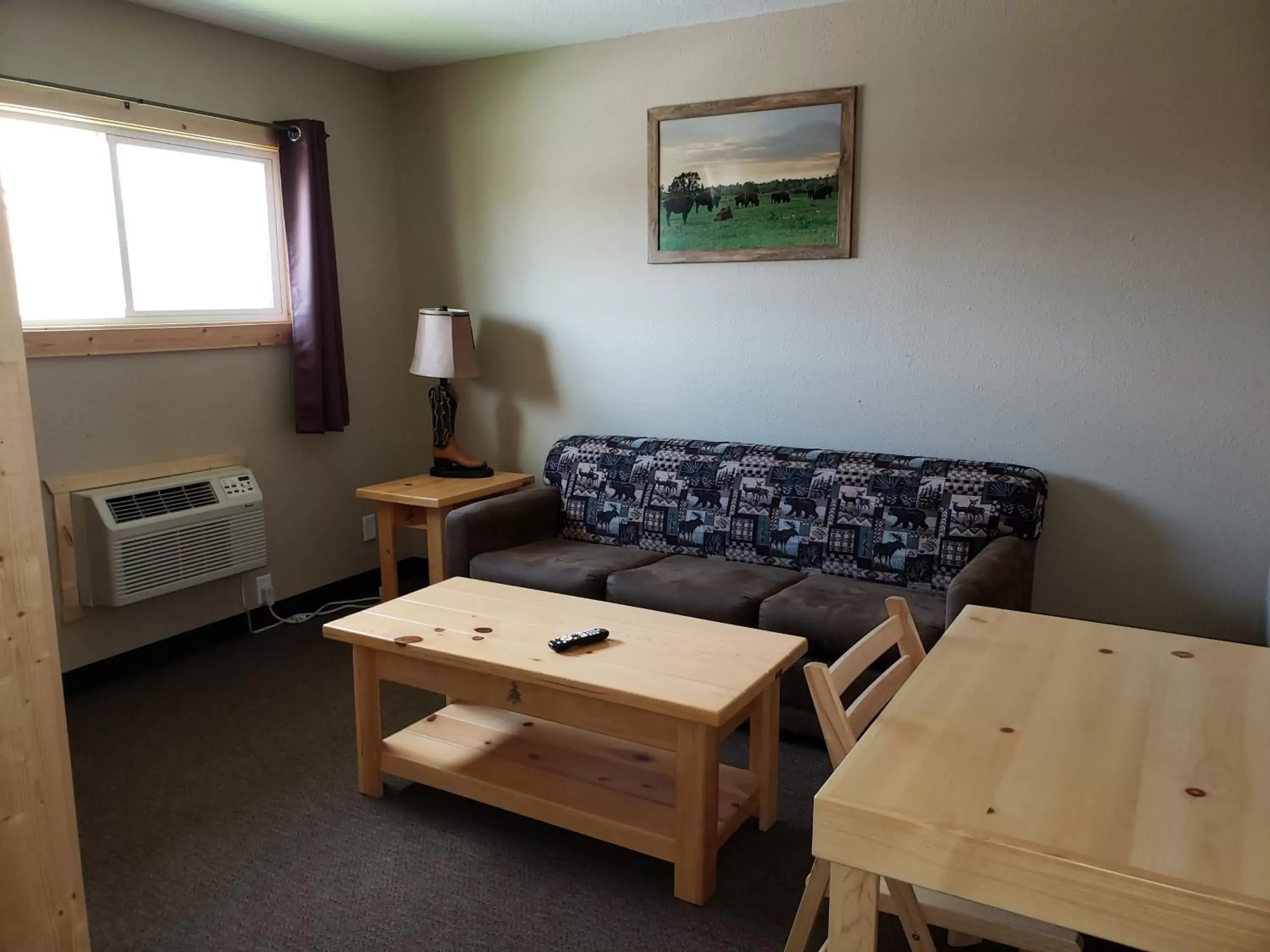 Seating Area in Woodside Dells Hotel & Suites