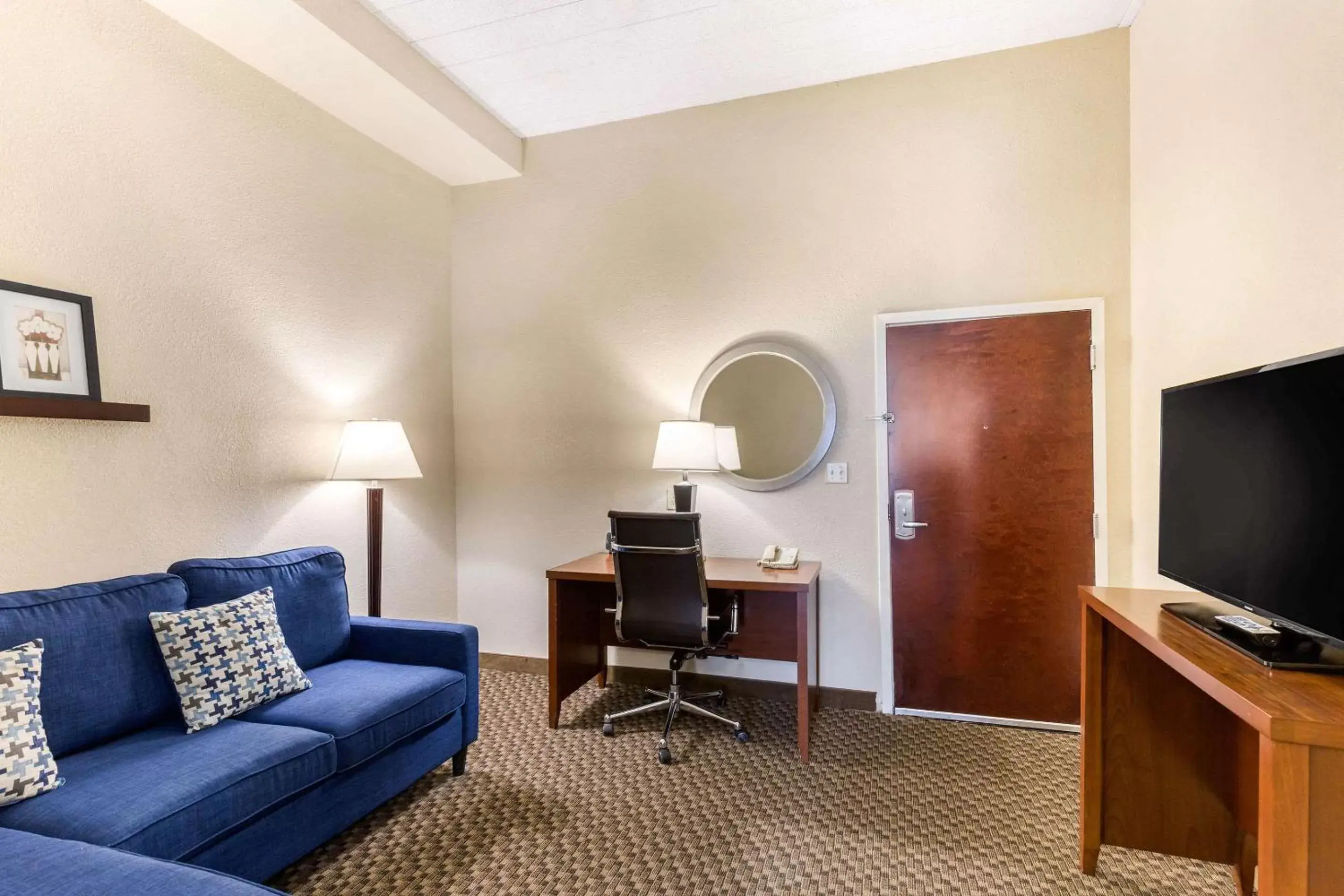 Photo of the whole room, Seating Area in Comfort Suites Columbia Gateway