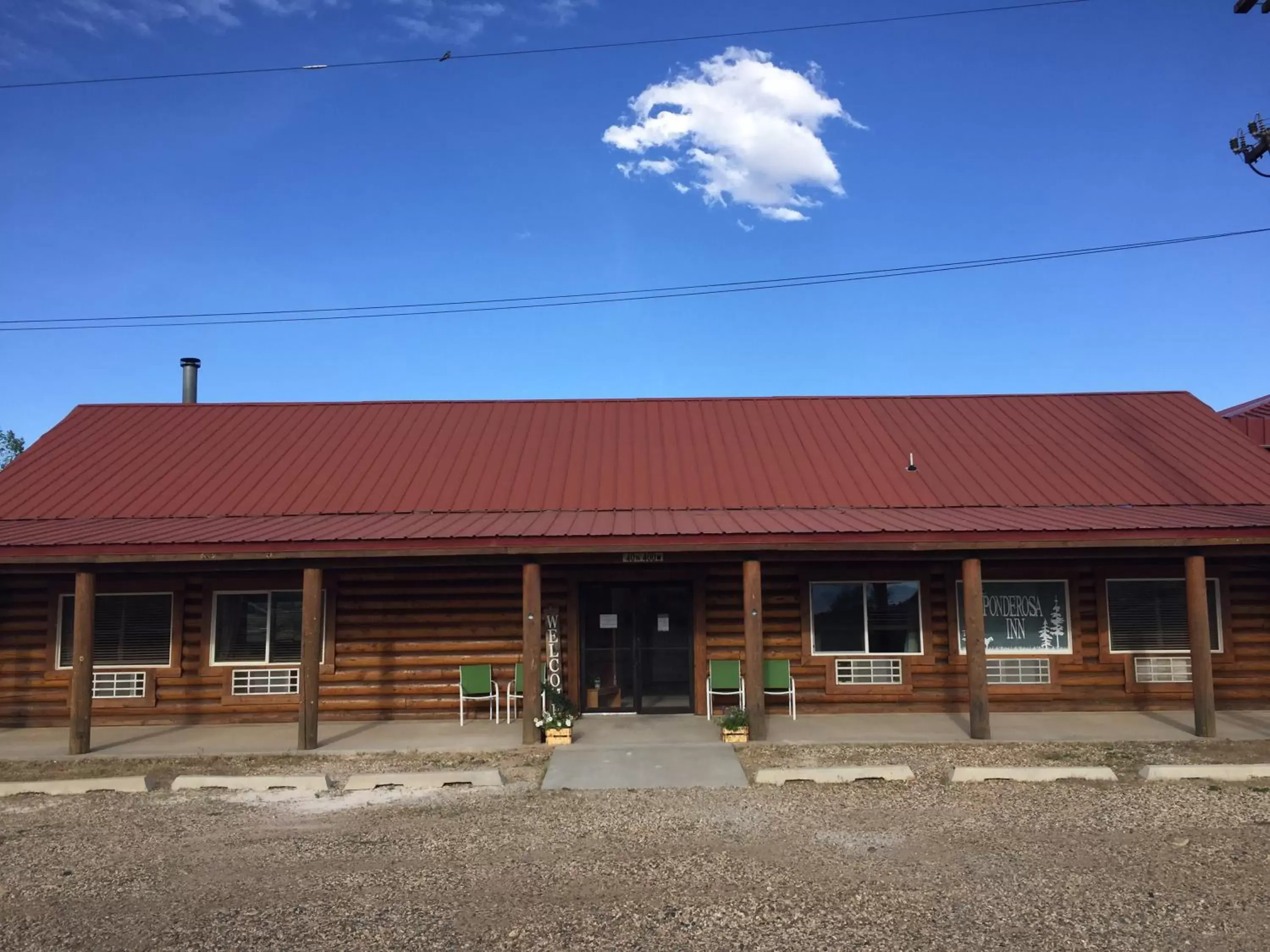 Facade/entrance, Property Building in Ponderosa Inn