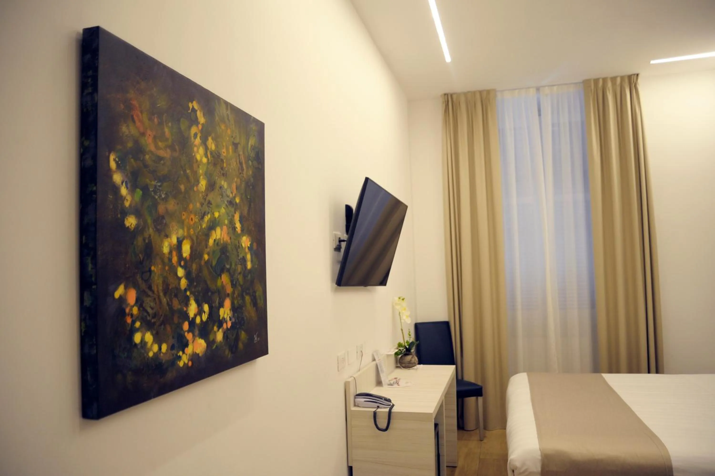 TV and multimedia, Bed in Hotel Fioralba