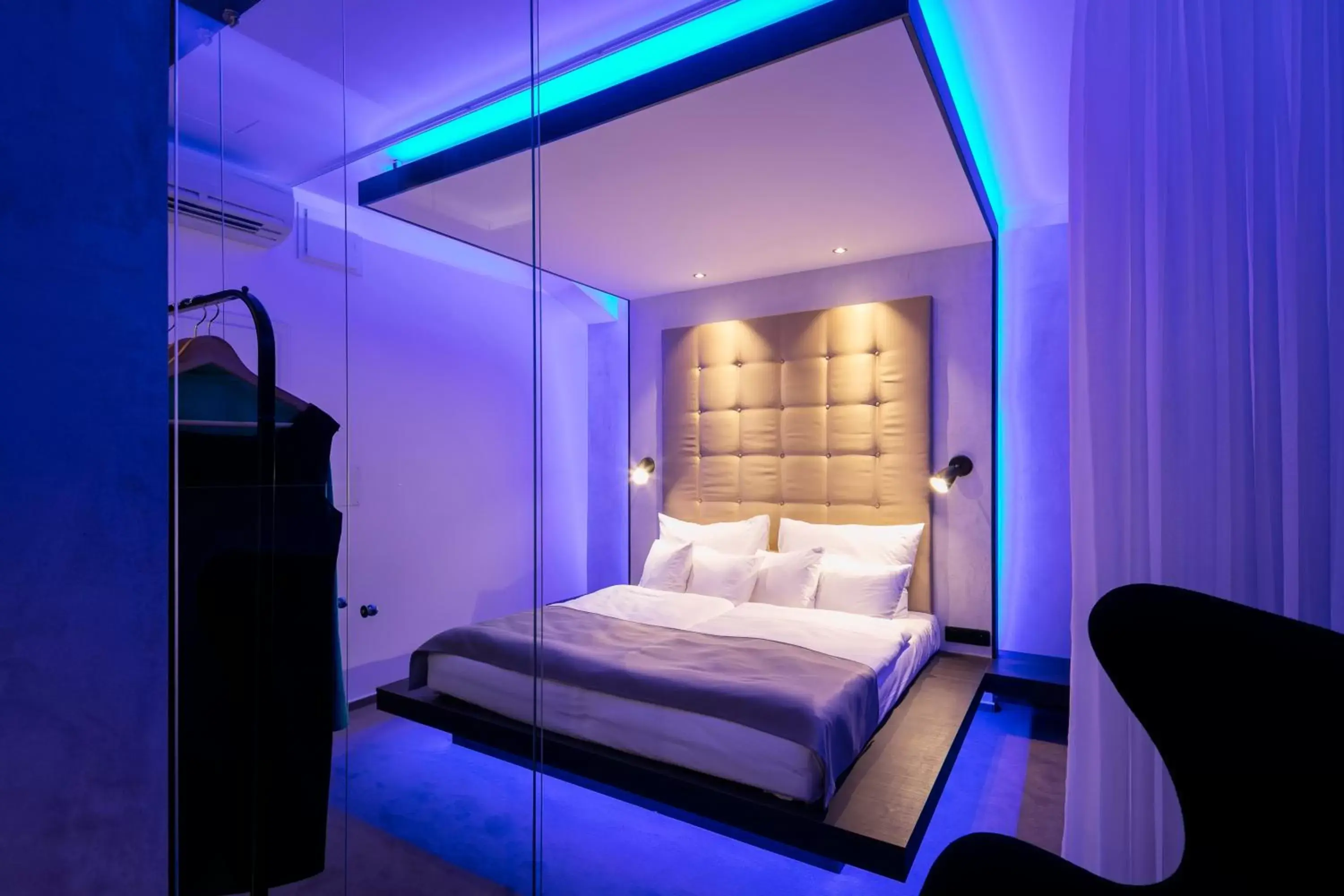 Design Deluxe Double Room with Spa Bath - Royal Bed in Pytloun Imperial Design Suites Design Deluxe Double Room with Spa Bath - Royal Bed in Pytloun Imperial Design Suites