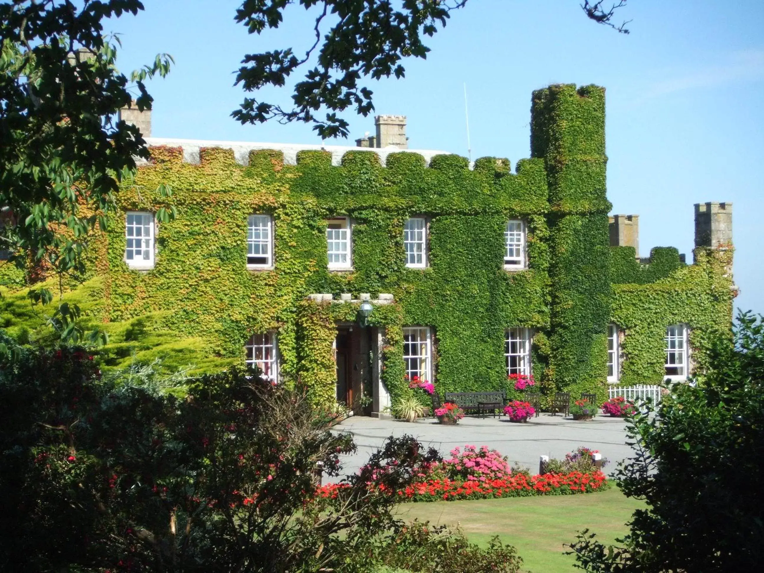 Facade/entrance, Property Building in Tregenna Castle Resort